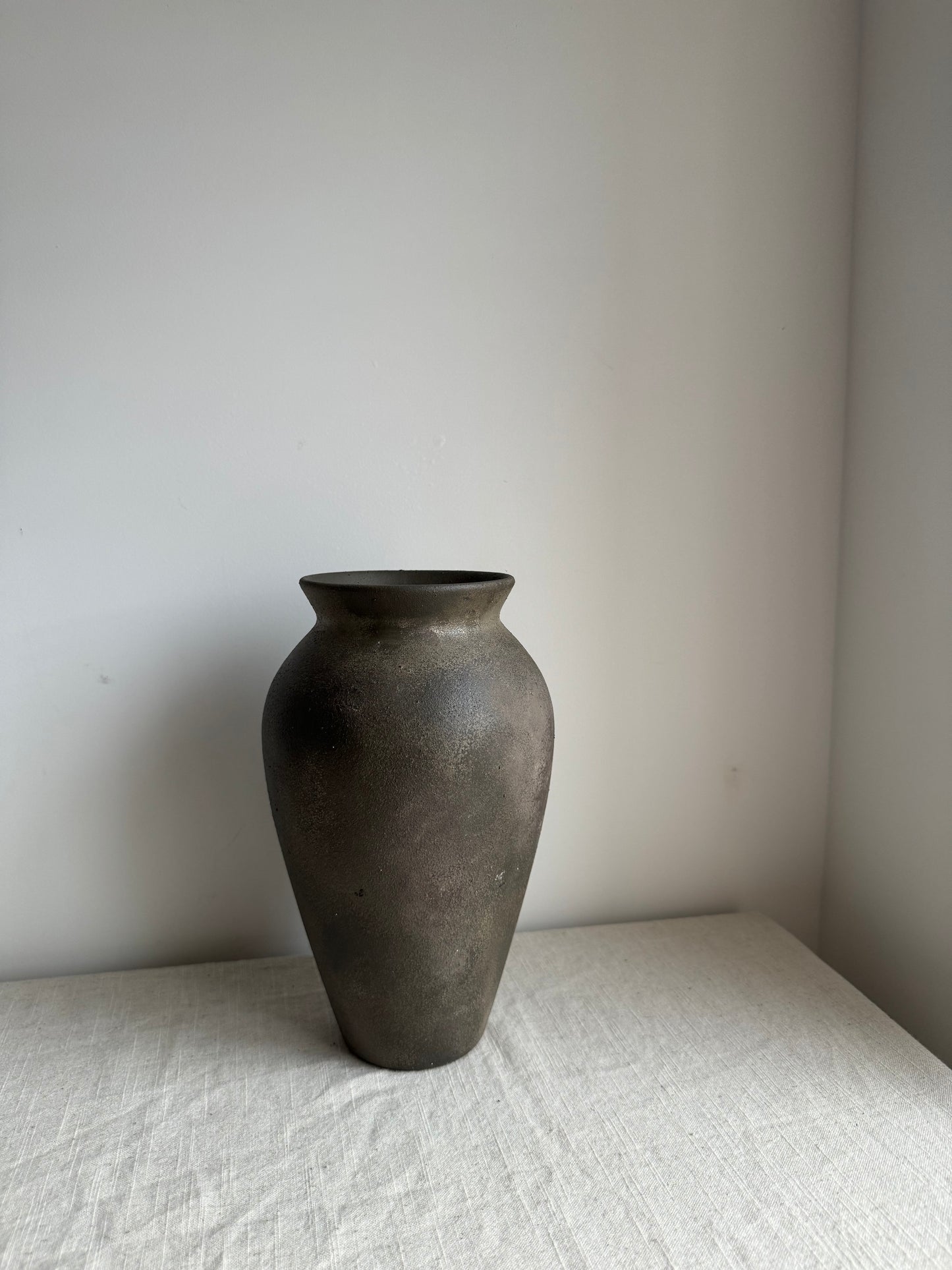 EARTH  |  dark brown classic slim vase