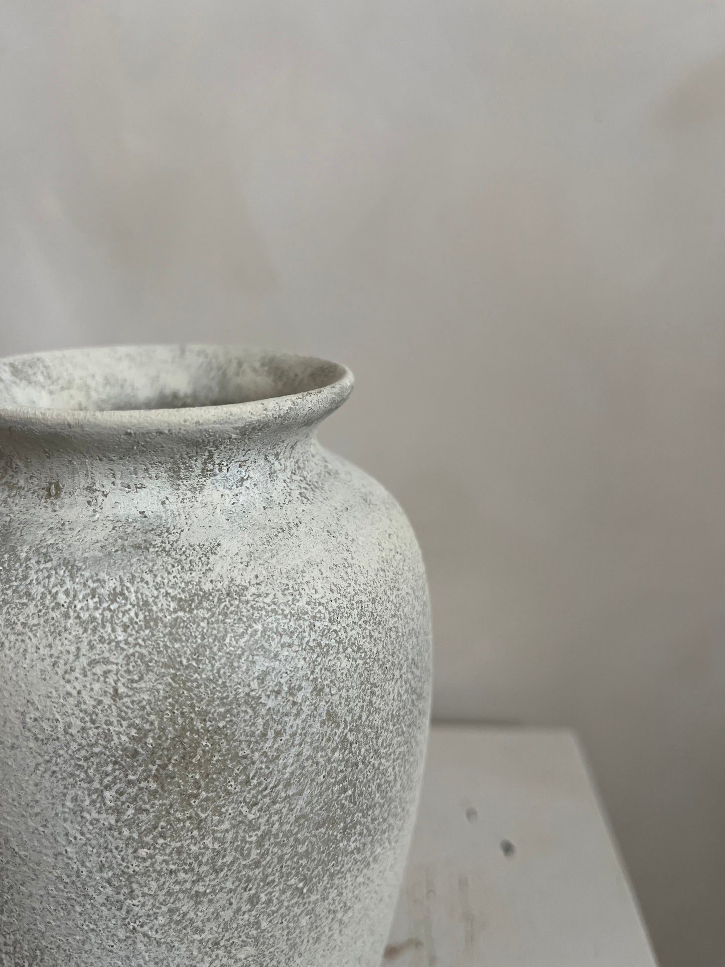 CLOUD  |  light greige stone effect vase