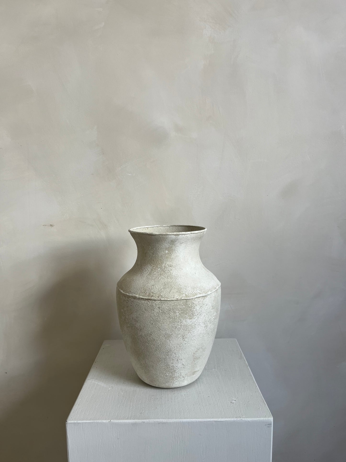 CLOUD  |  light beige stone effect line detail tapered vase