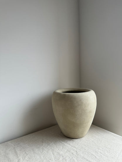 Up-cycled  |  light beige stone-effect pot