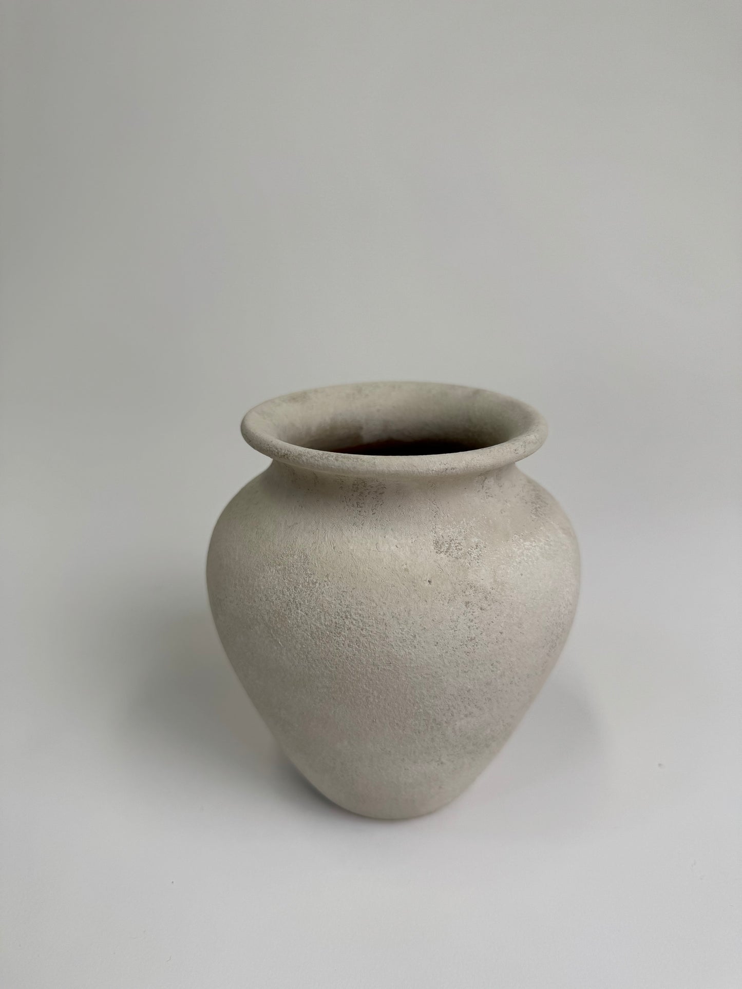 Up-cycled  |  light beige /off-white small classic urn