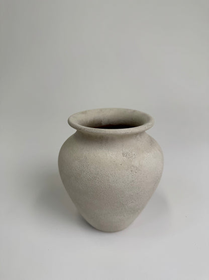 Up-cycled  |  light beige /off-white small classic urn
