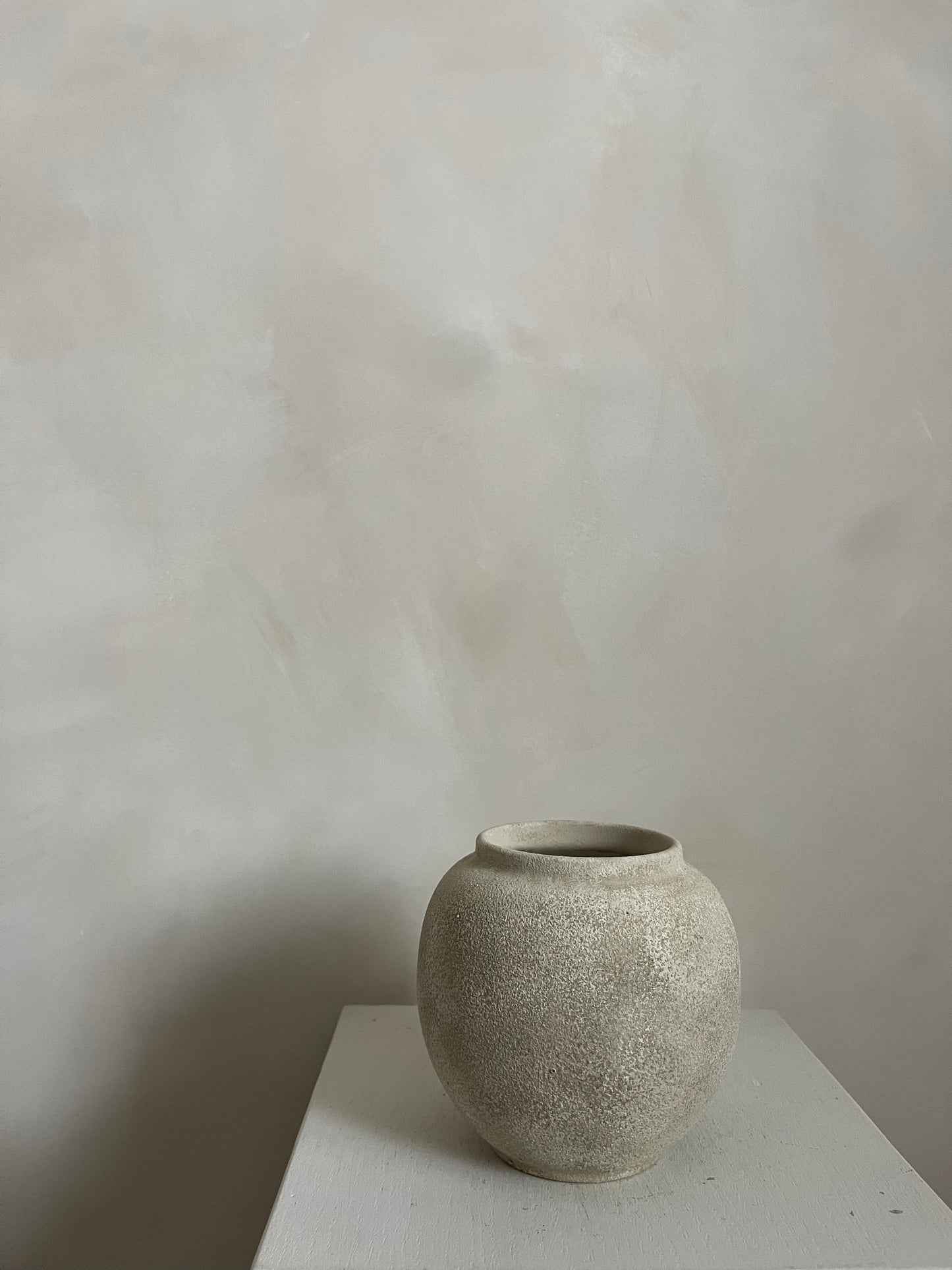 CLOUD  |  small beige textured vase