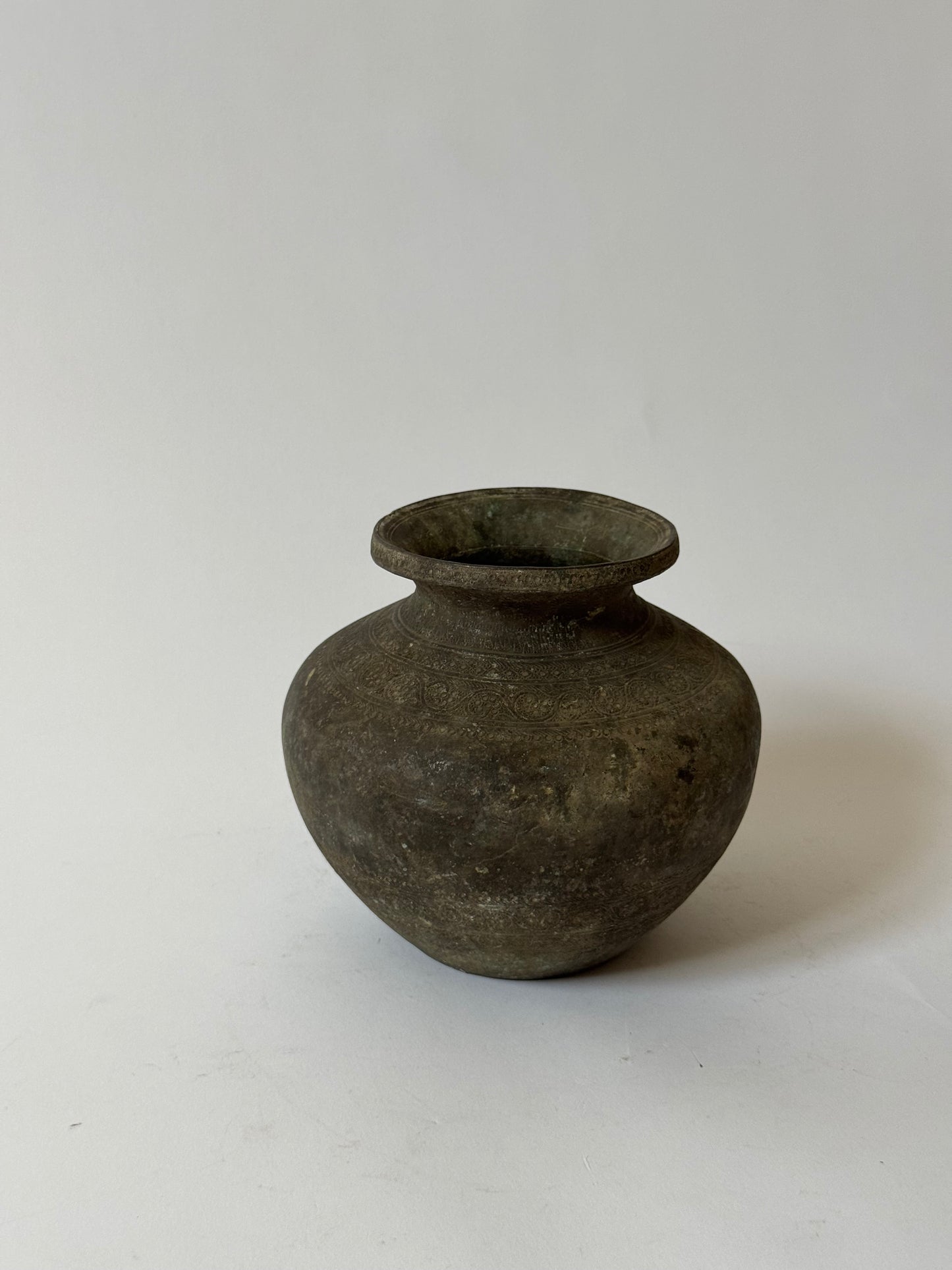 Round Antique Brass Pot