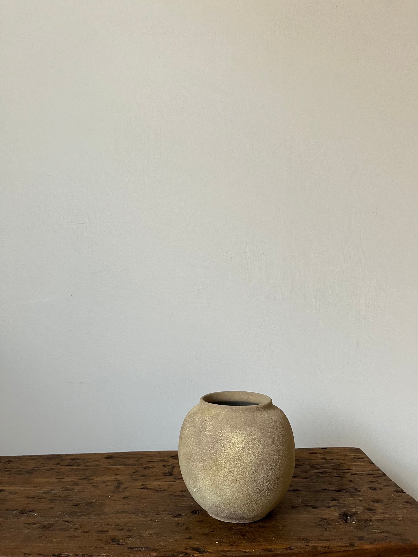 EARTH  |  warm brown round vase