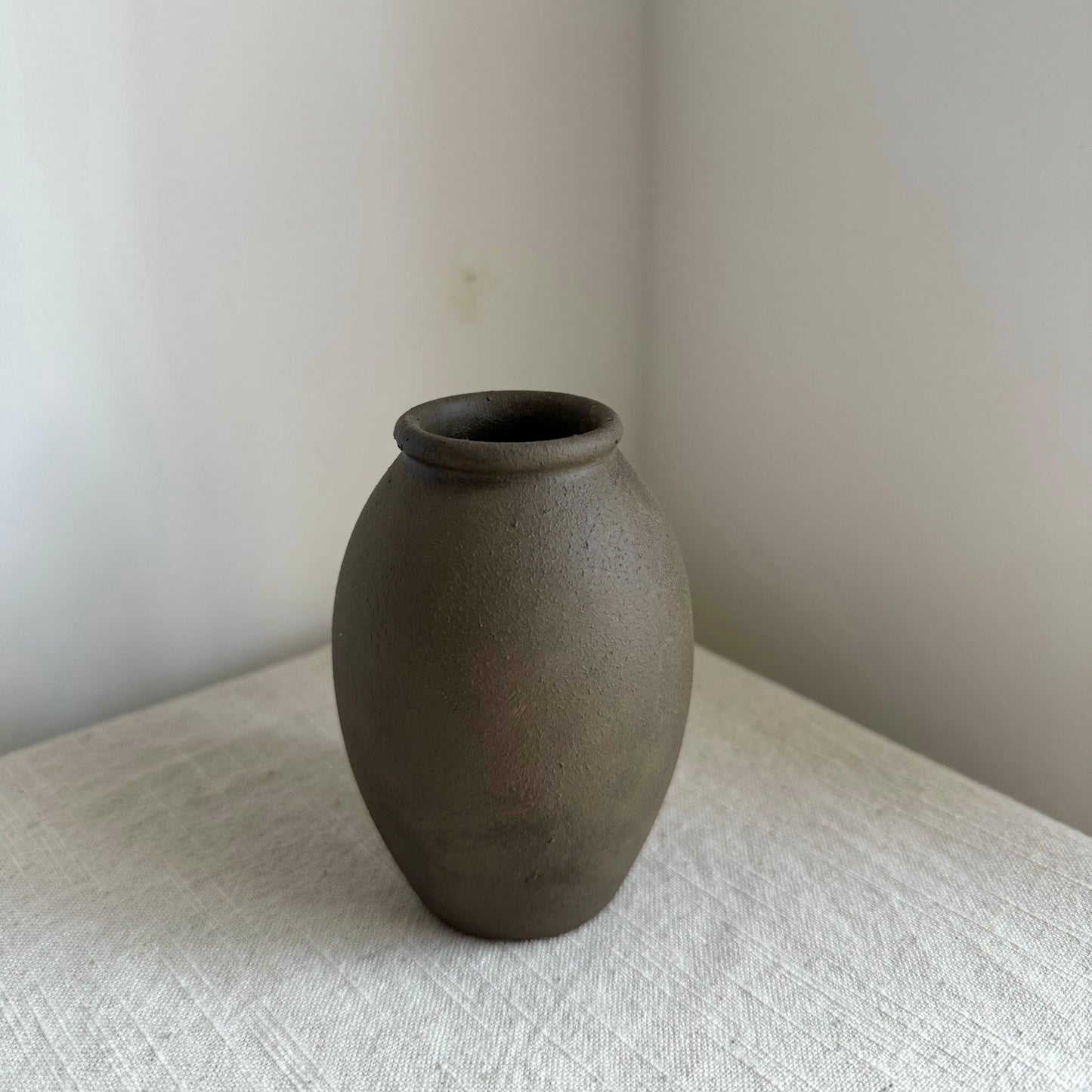 EARTH  |  Mini dark earthy brown vase