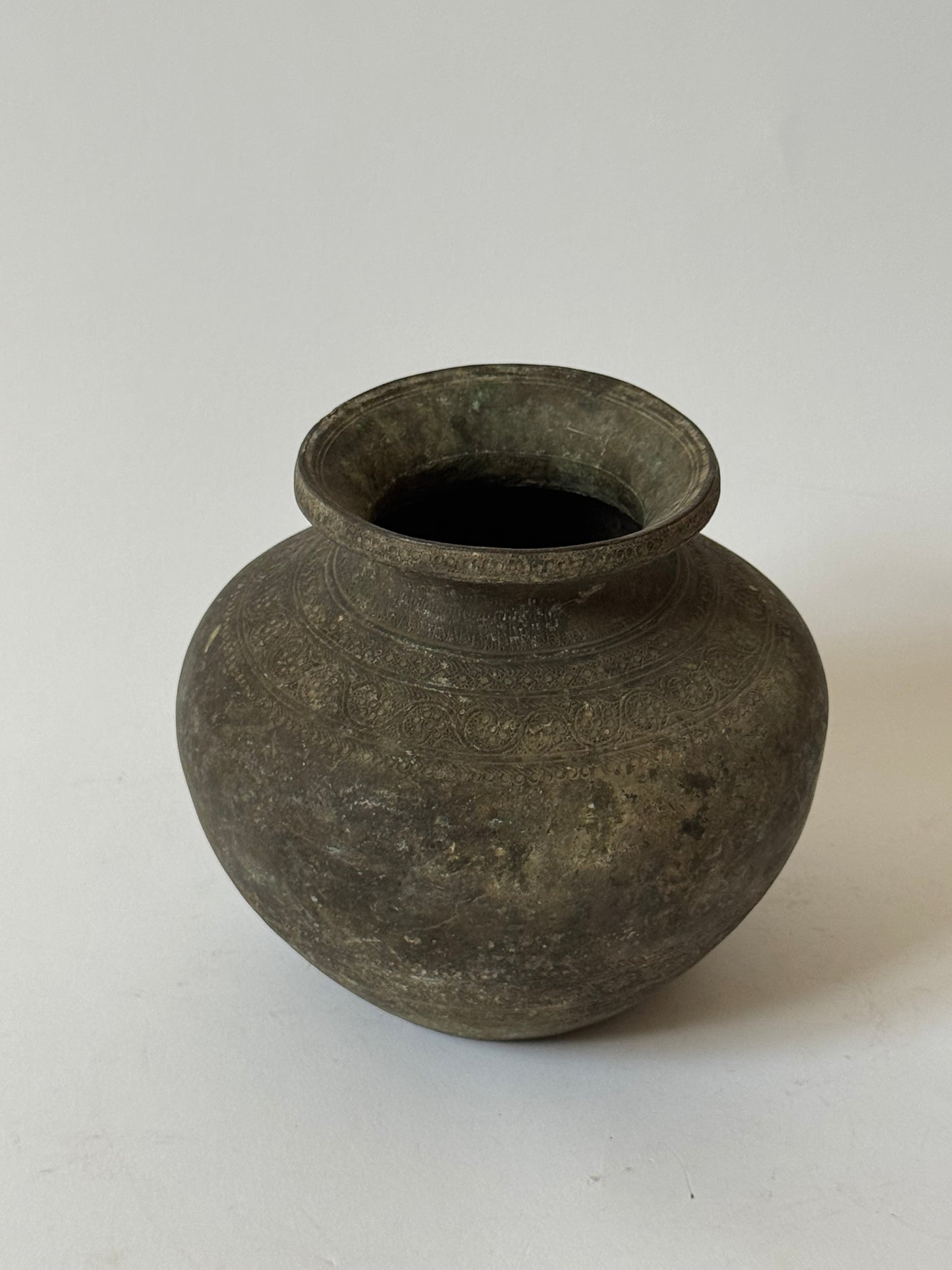 Round Antique Brass Pot