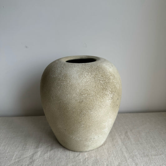 CLOUD  |  stone effect round textured pot