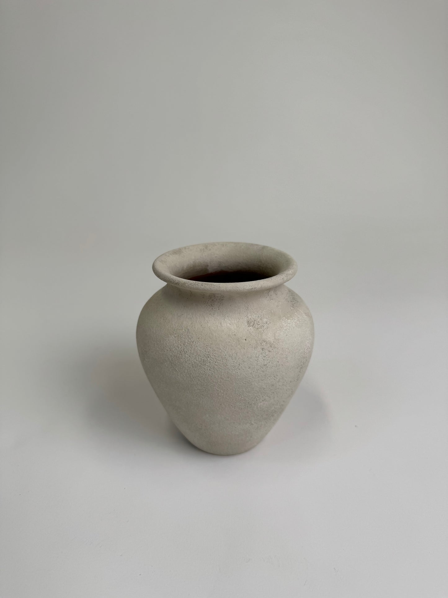 Up-cycled  |  light beige /off-white small classic urn