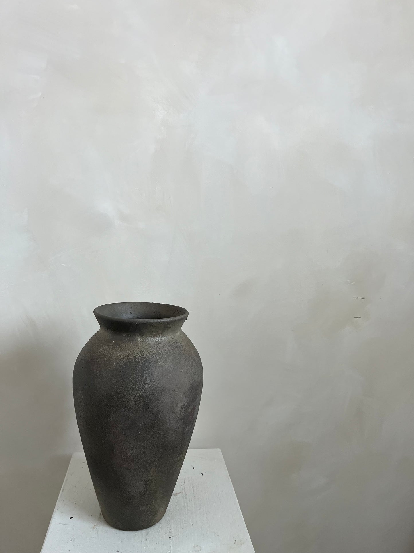 EARTH  |  dark brown classic slim vase