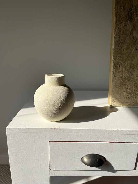 CLOUD  |   light beige rounded stone effect vase
