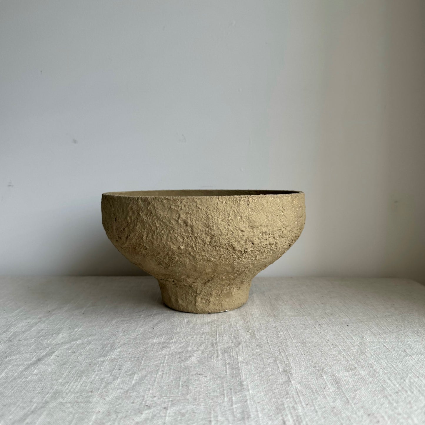 EARTH  | warm brown/beige textured pedestal decorative bowl