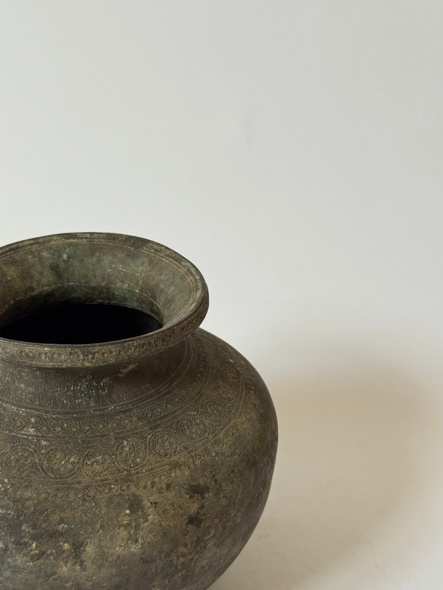 Round Antique Brass Pot
