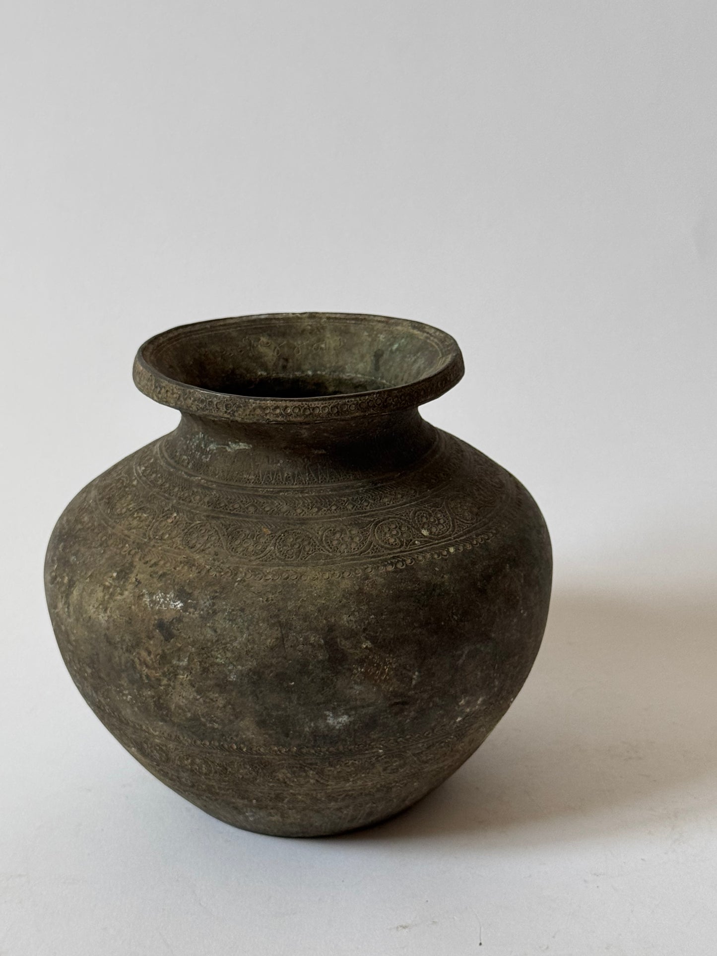 Round Antique Brass Pot