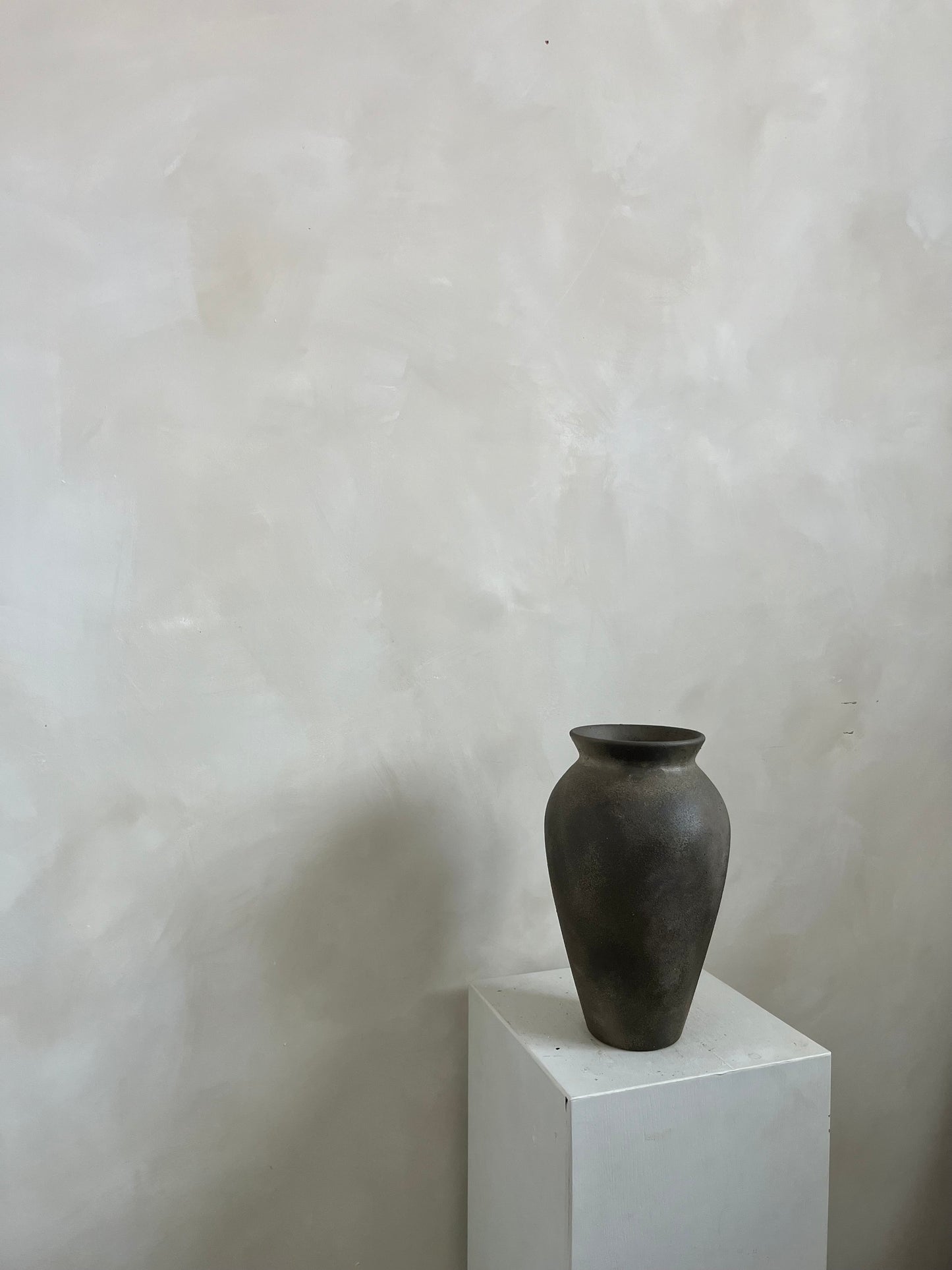 EARTH  |  dark brown classic slim vase