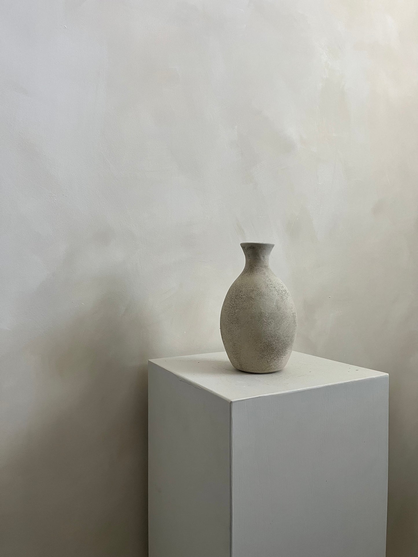 CLOUD  |  light beige teardrop vase