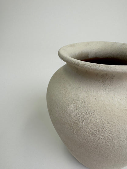Up-cycled  |  light beige /off-white small classic urn
