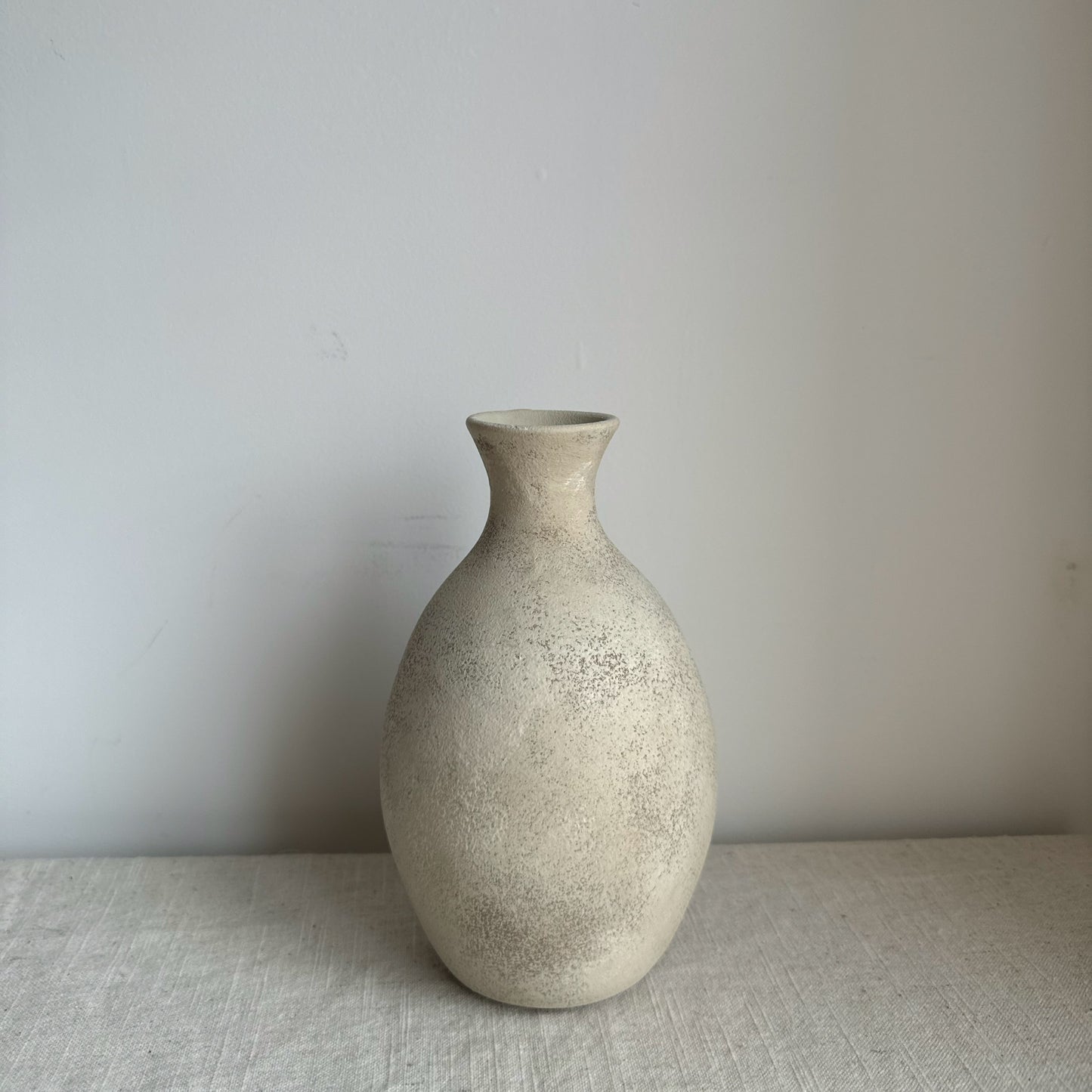 CLOUD  |  light beige teardrop vase