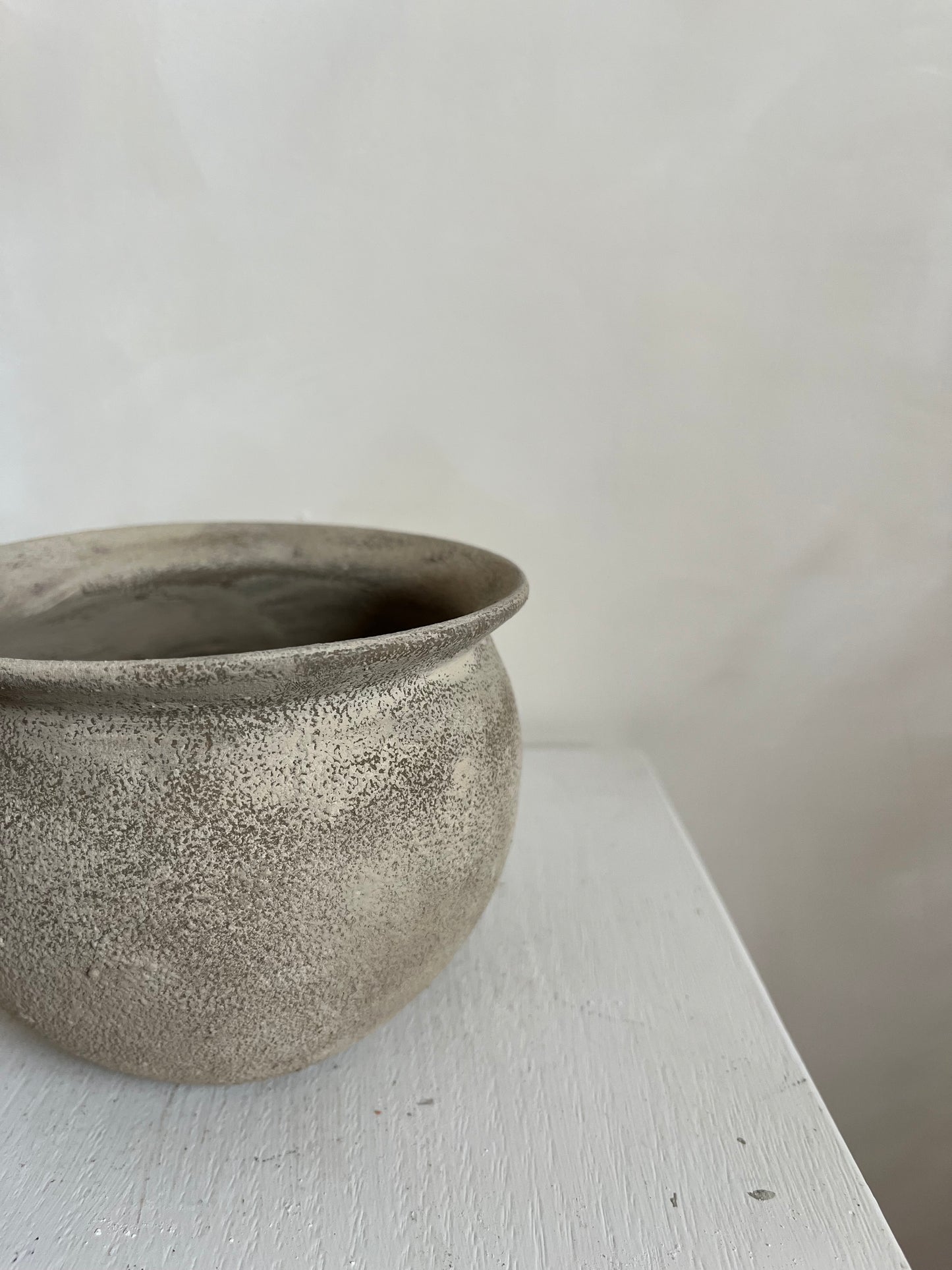 EARTH  |  light brown textured pot