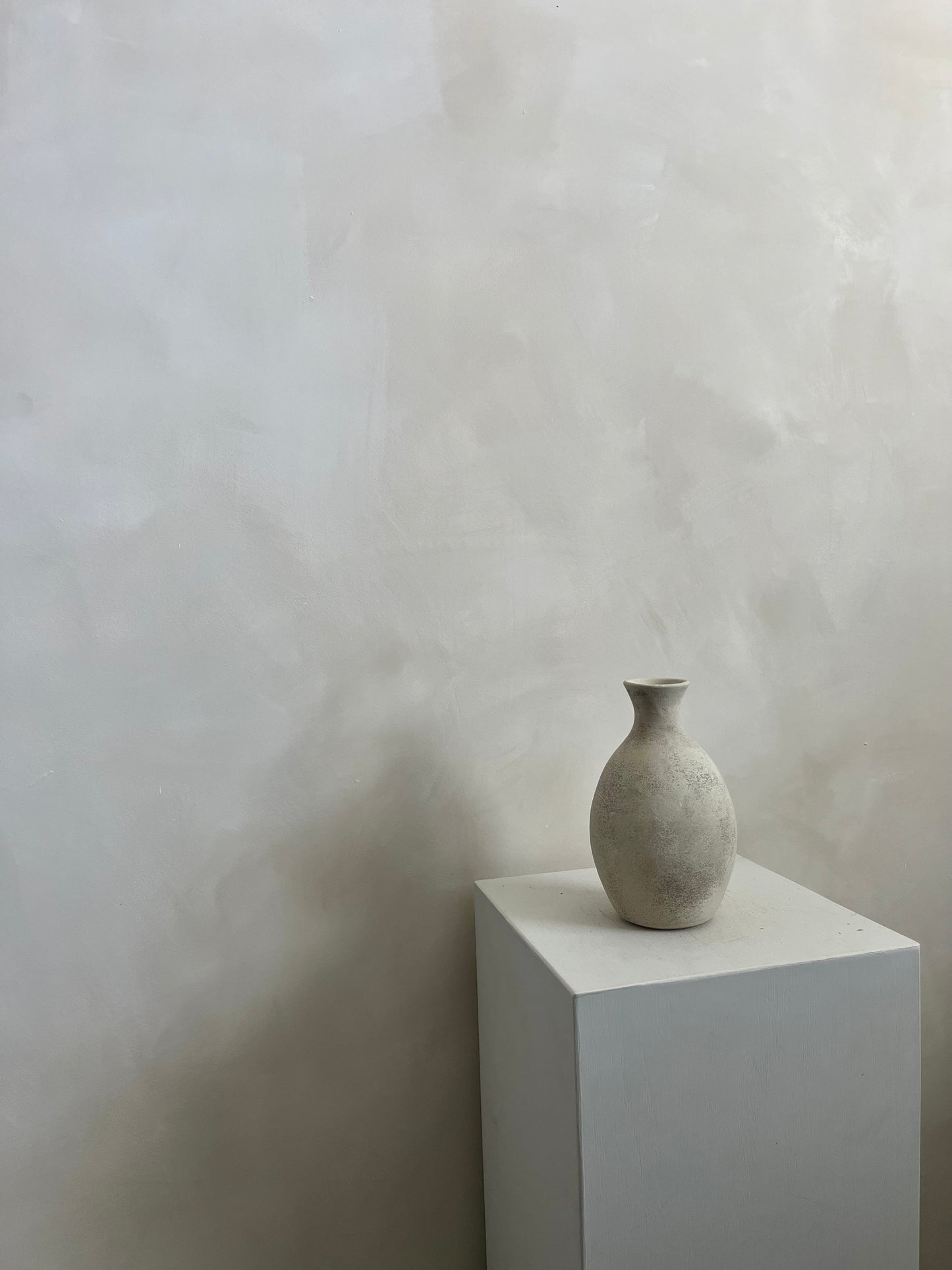 CLOUD  |  light beige teardrop vase