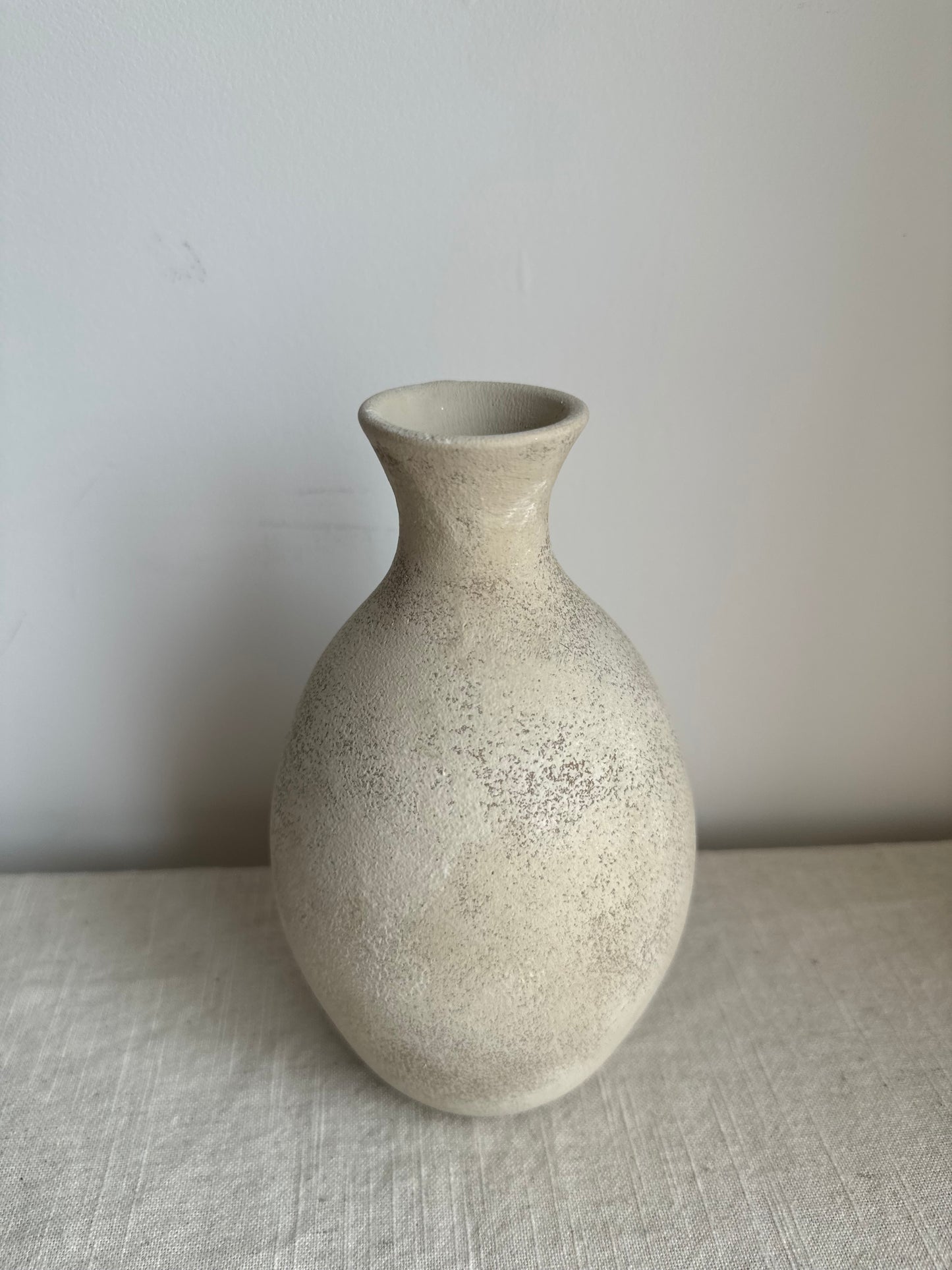 CLOUD  |  light beige teardrop vase