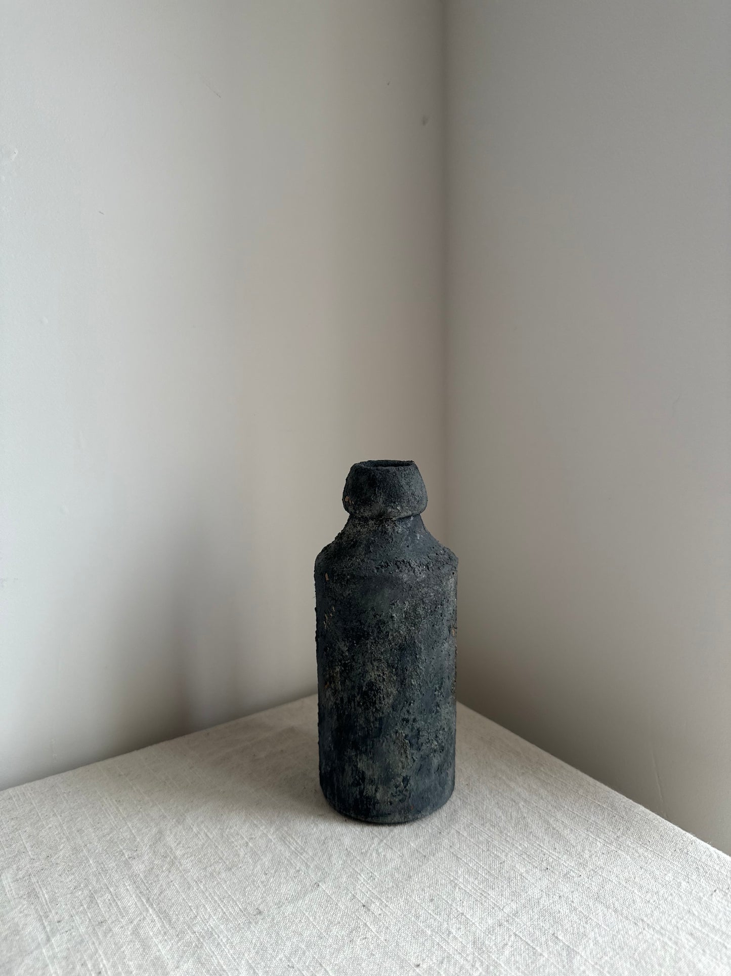 STORM  |  small dark textured vase