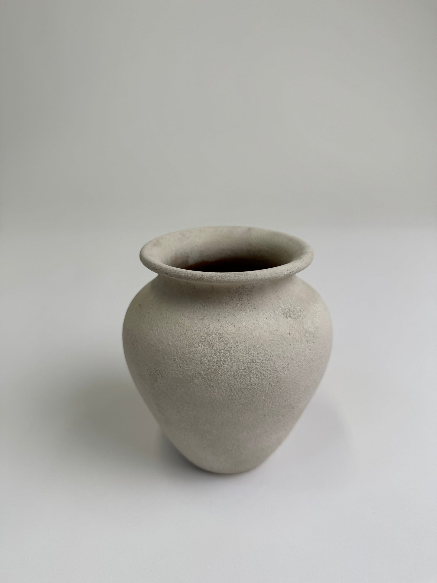Up-cycled  |  light beige /off-white small classic urn