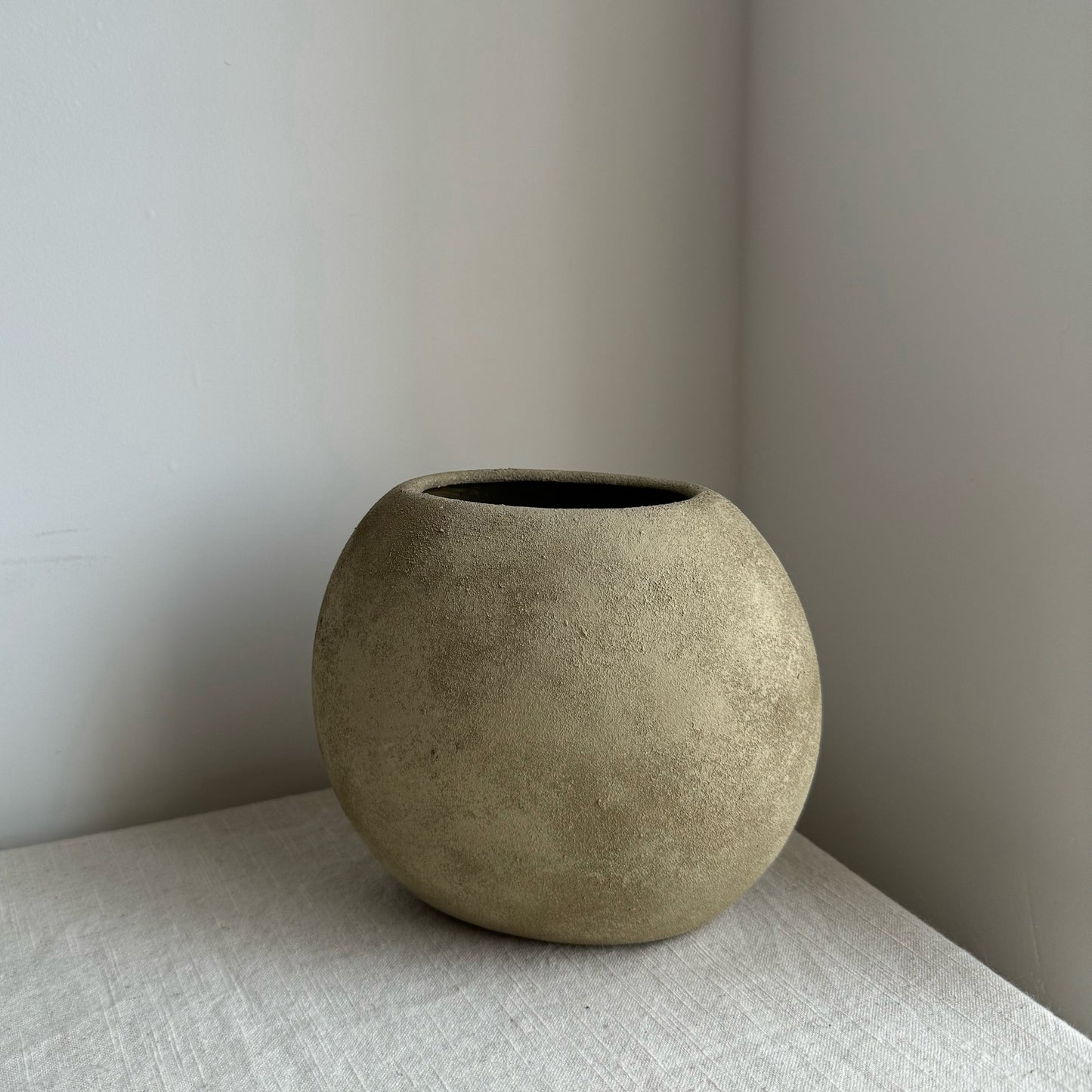 EARTH  |  warm brown textured rounded slim vase