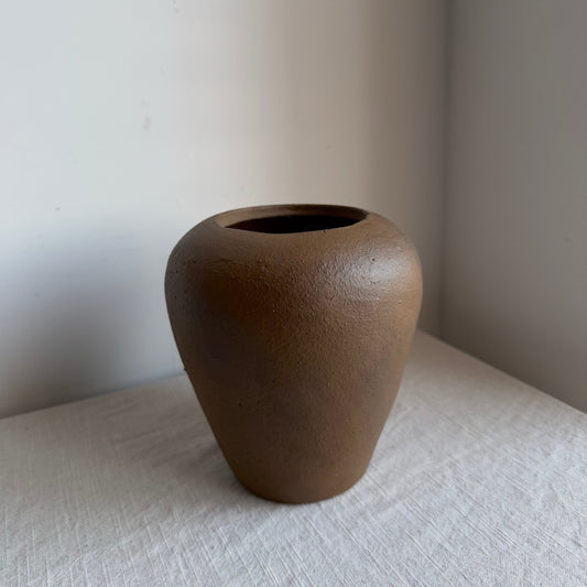 EARTH  | small warm brown tapered urn