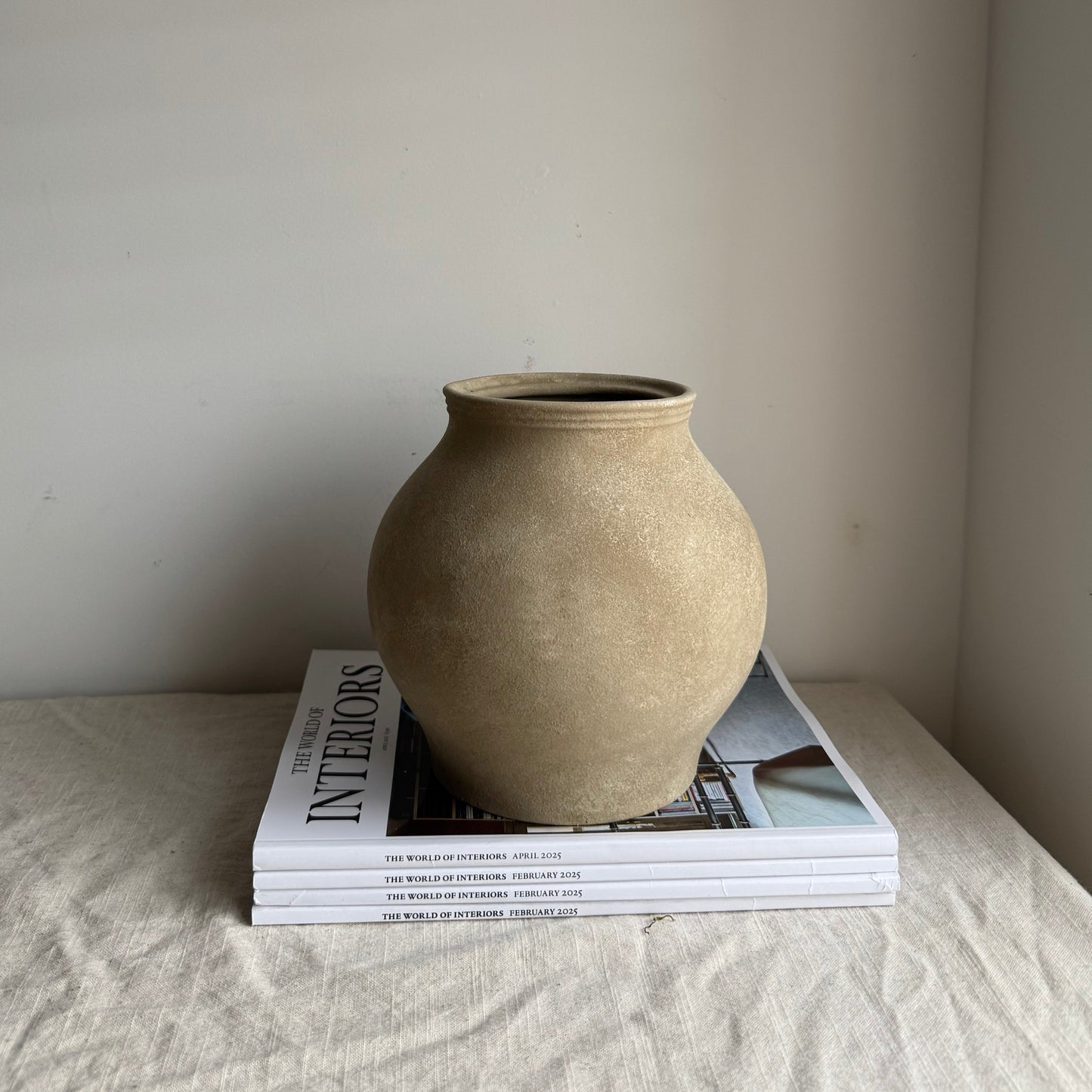 CLOUD  |  light beige stone effect rounded urn vase