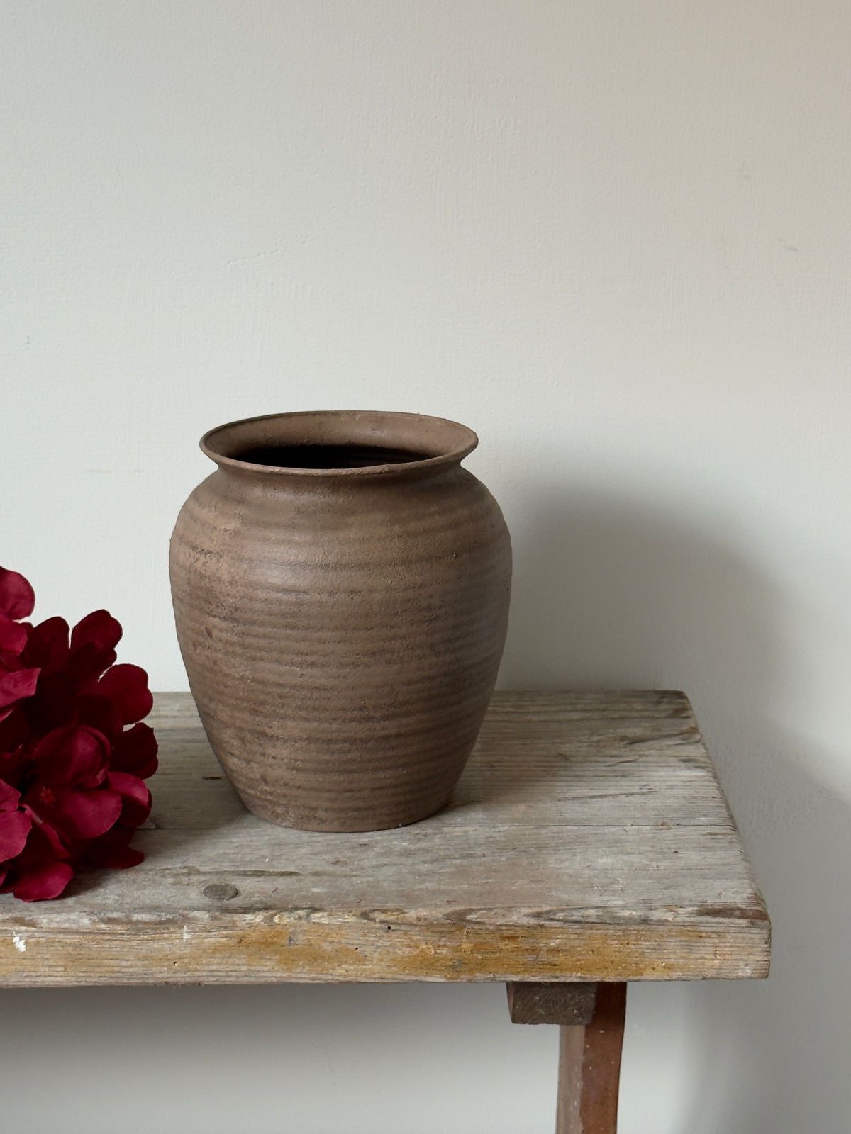 Up-Cycled | Warm Earthy Brown RIbbed Rounded Pot
