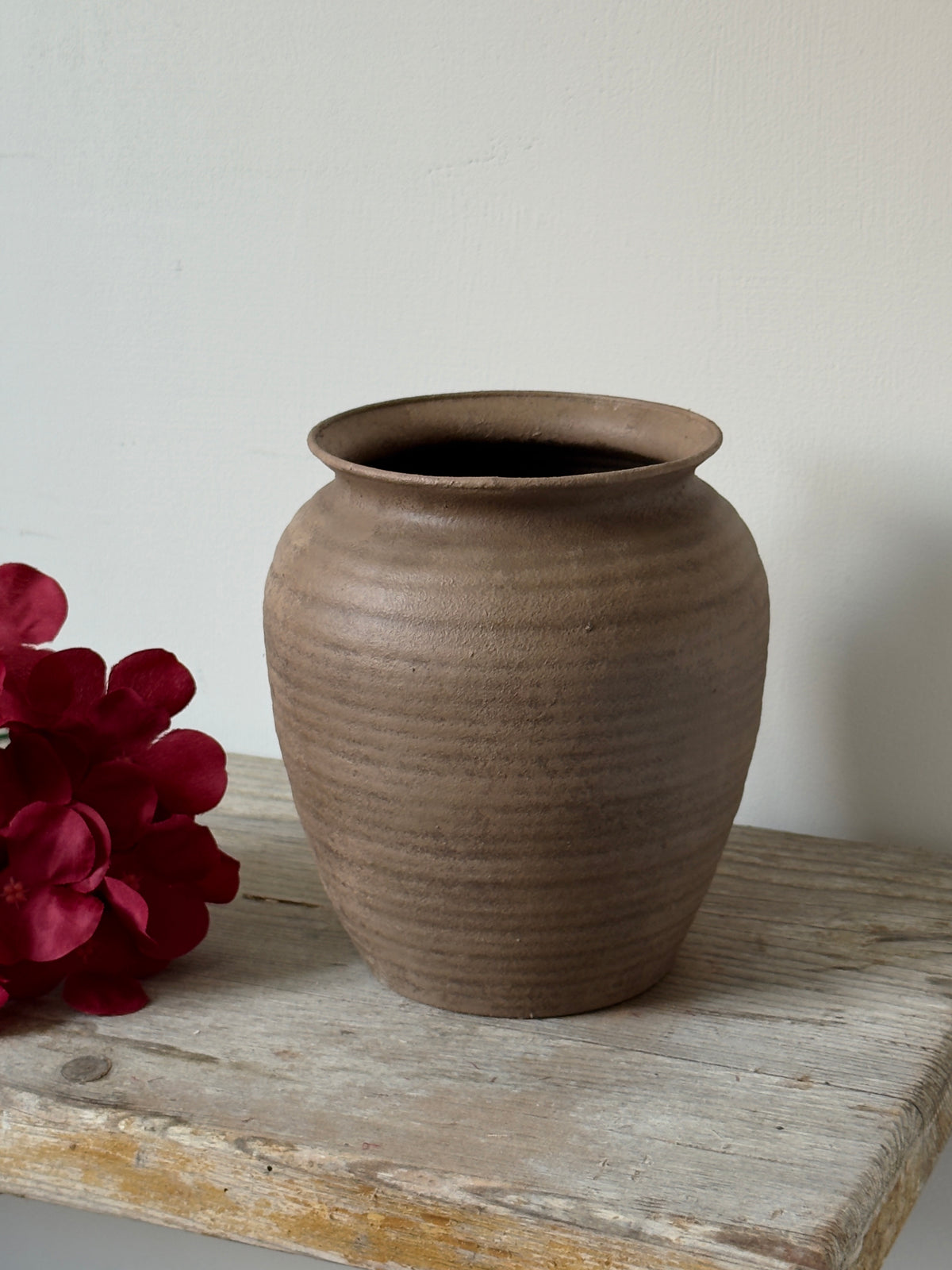 Up-Cycled | Warm Earthy Brown RIbbed Rounded Pot