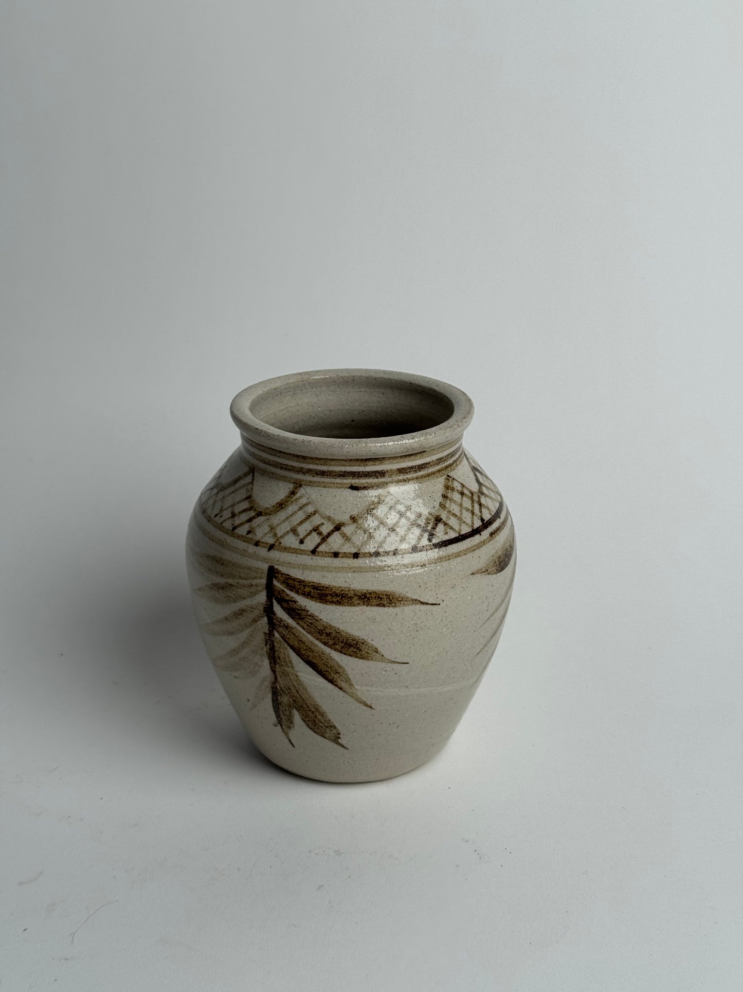 Vintage Neutral Patterned Pot