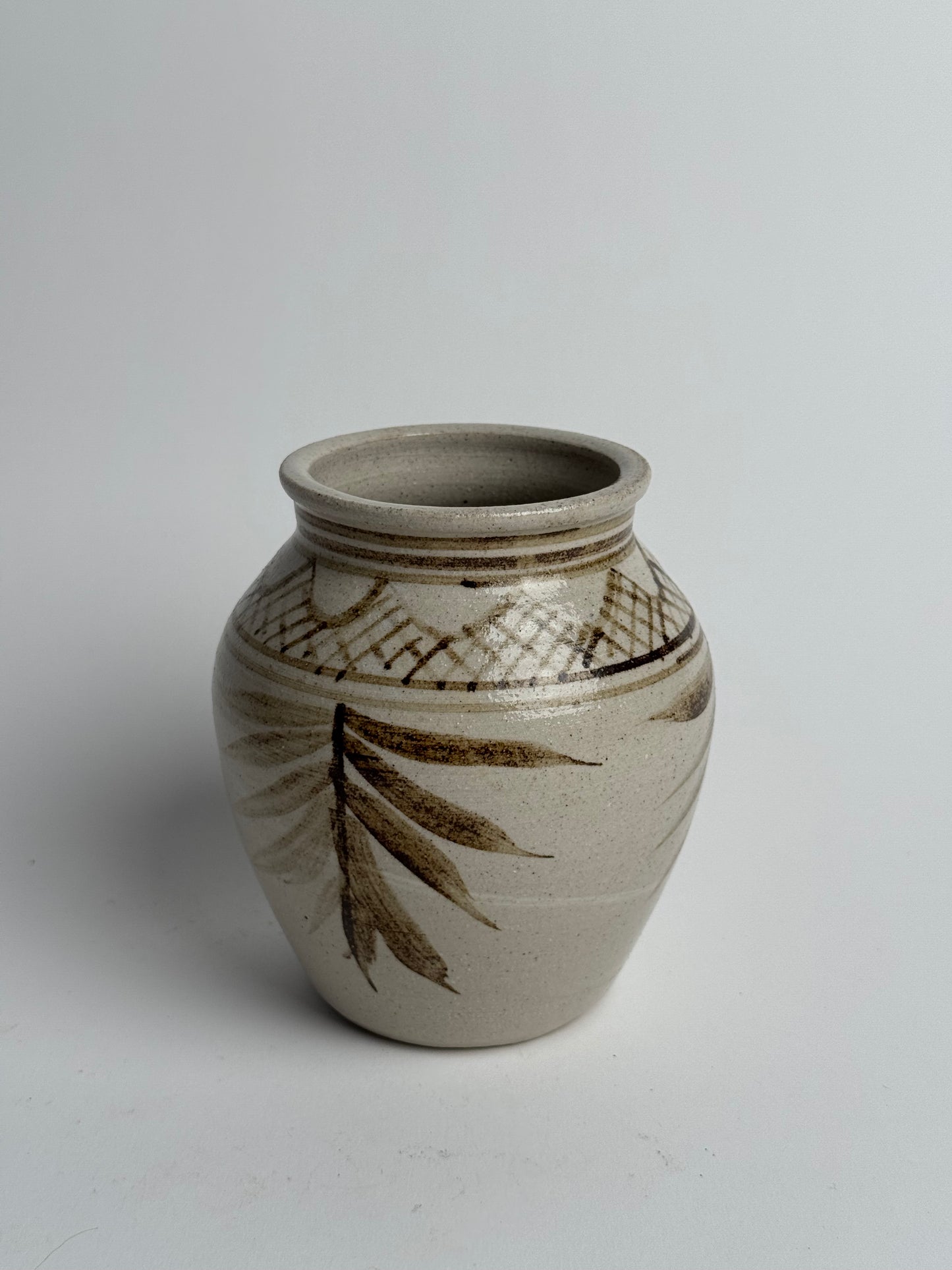 Vintage Neutral Patterned Pot