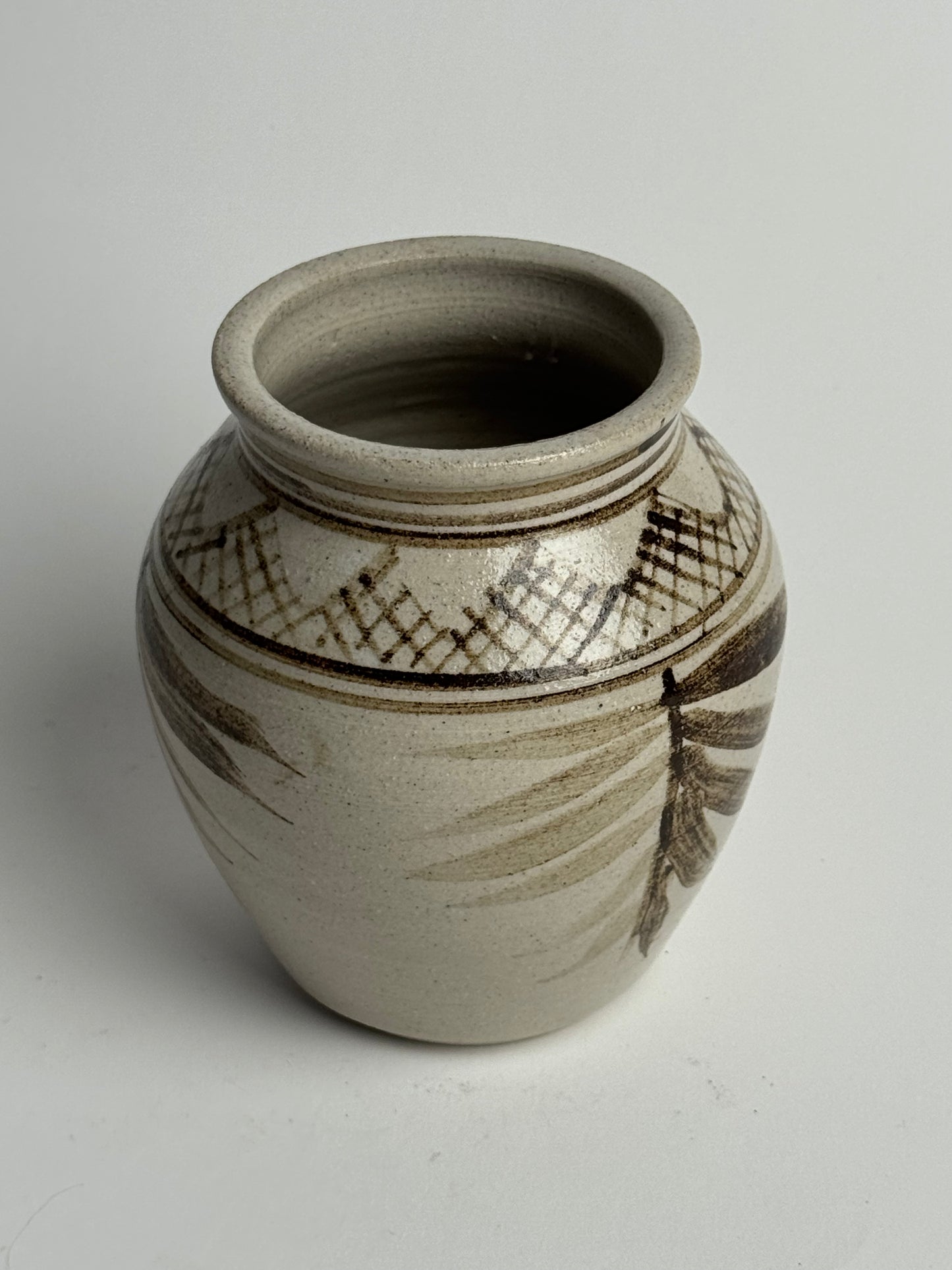 Vintage Neutral Patterned Pot