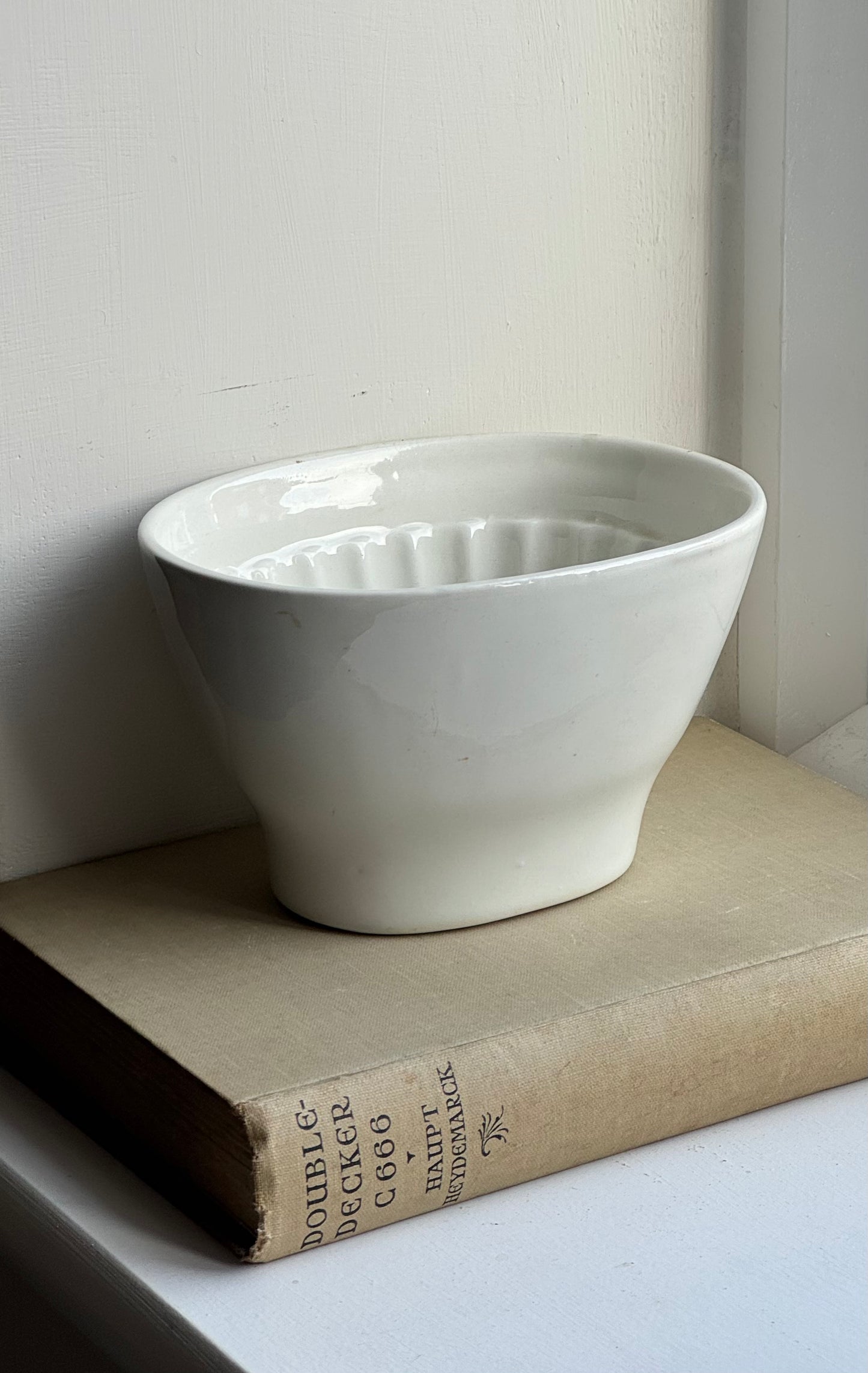 Vintage White Jelly Mould