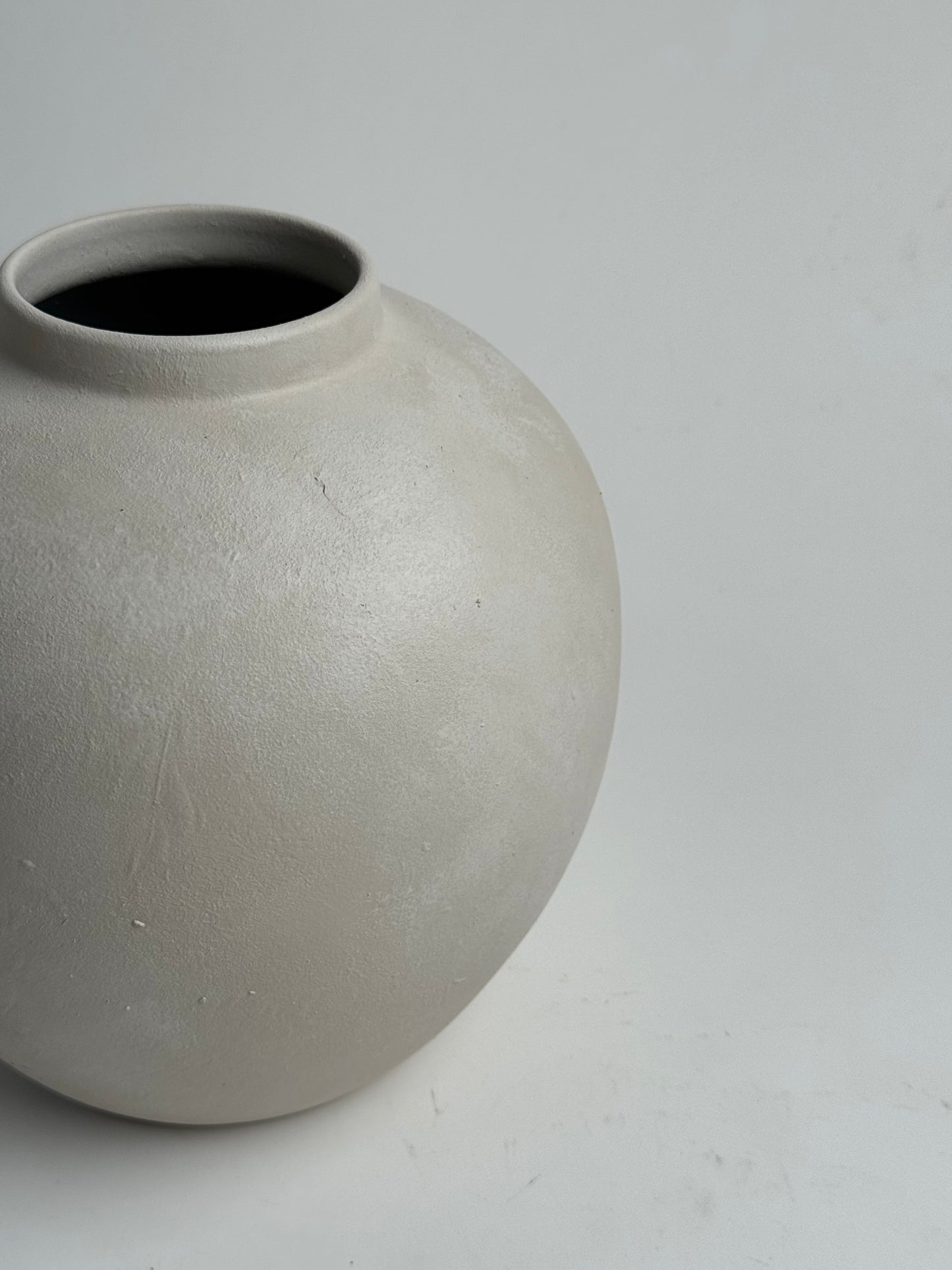 Up-Cycled | Watertight Round Off-White Vase