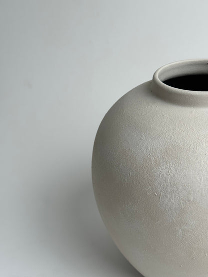 Up-Cycled | Watertight Round Off-White Vase