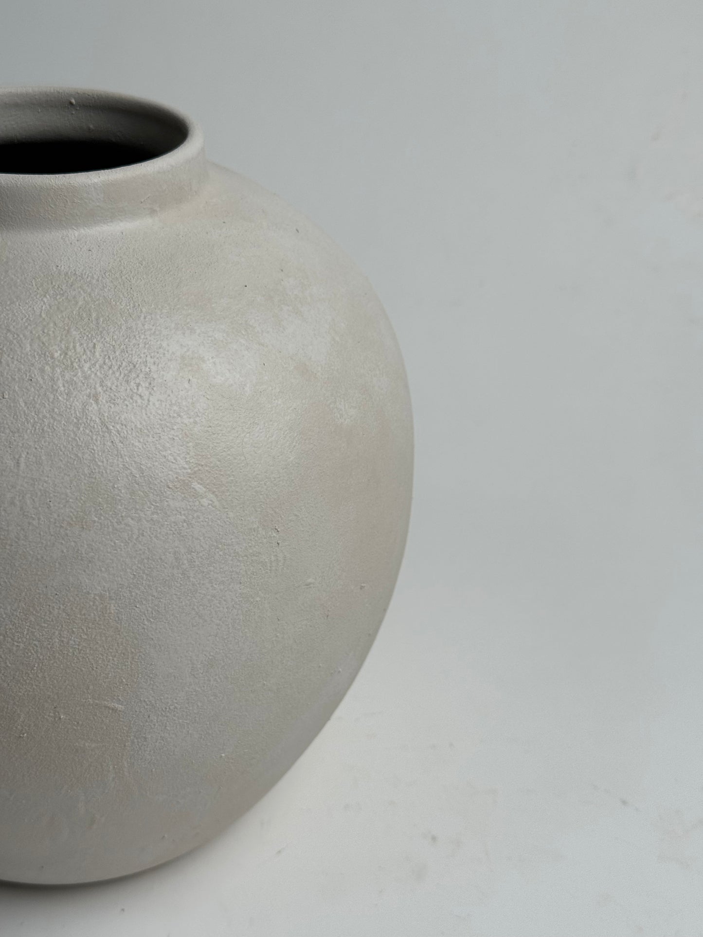Up-Cycled | Watertight Round Off-White Vase