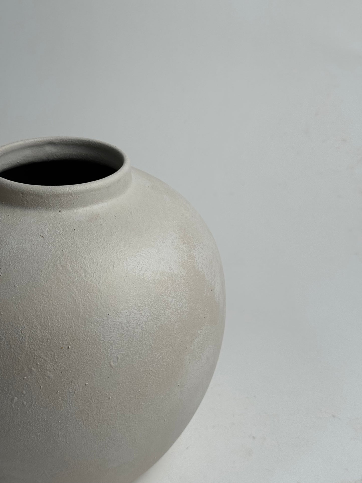Up-Cycled | Watertight Round Off-White Vase