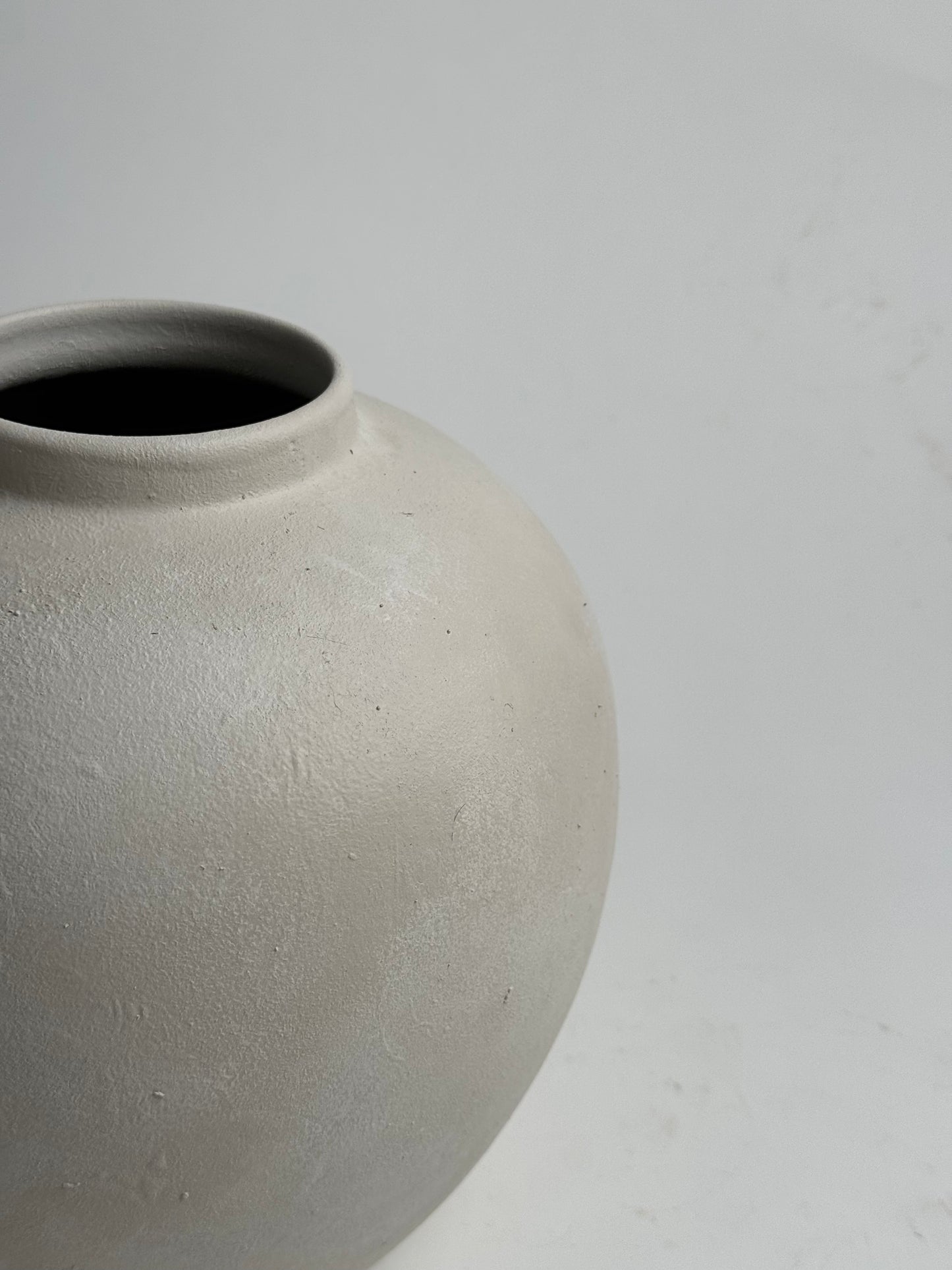 Up-Cycled | Watertight Round Off-White Vase
