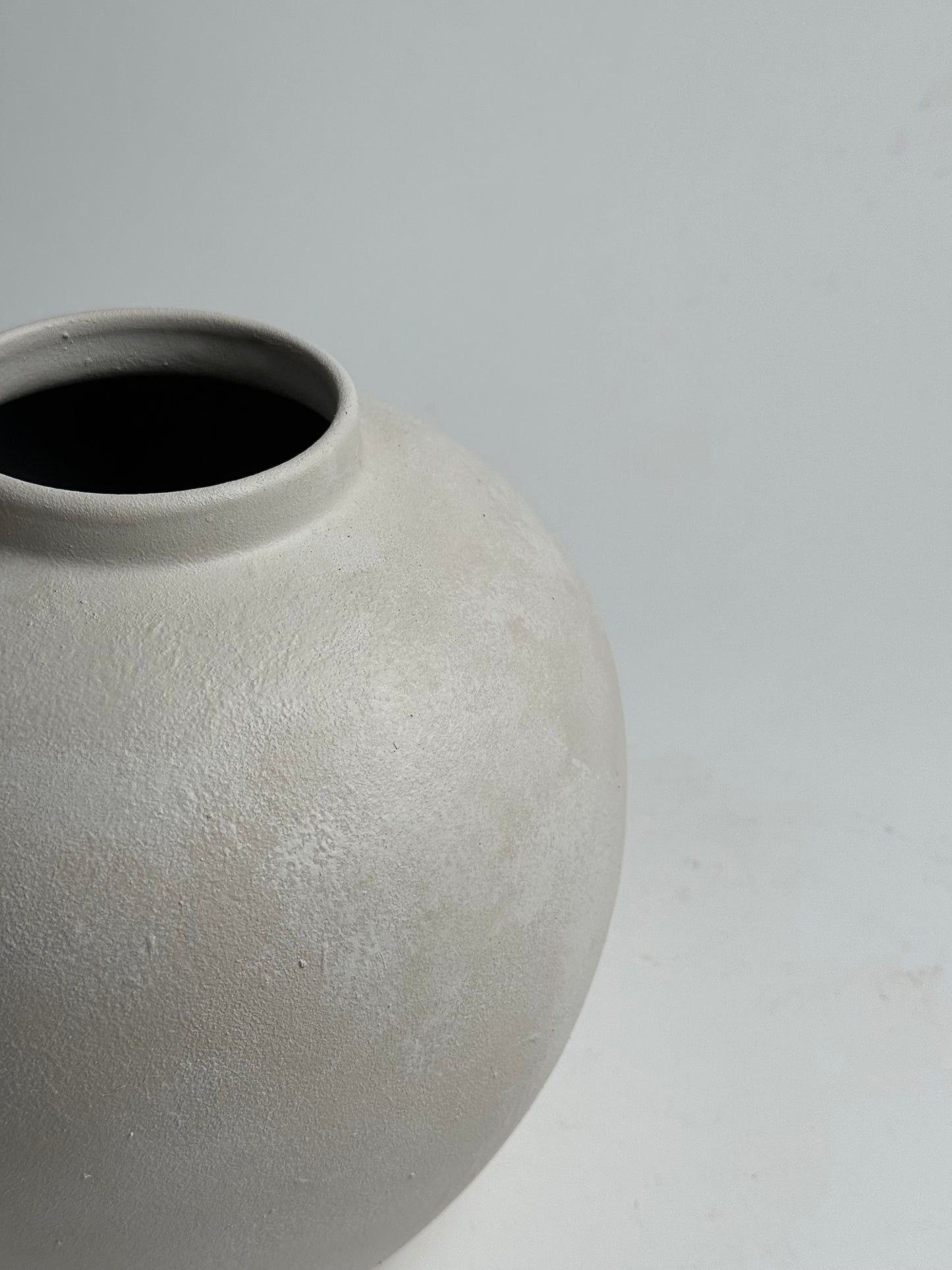 Up-Cycled | Watertight Round Off-White Vase