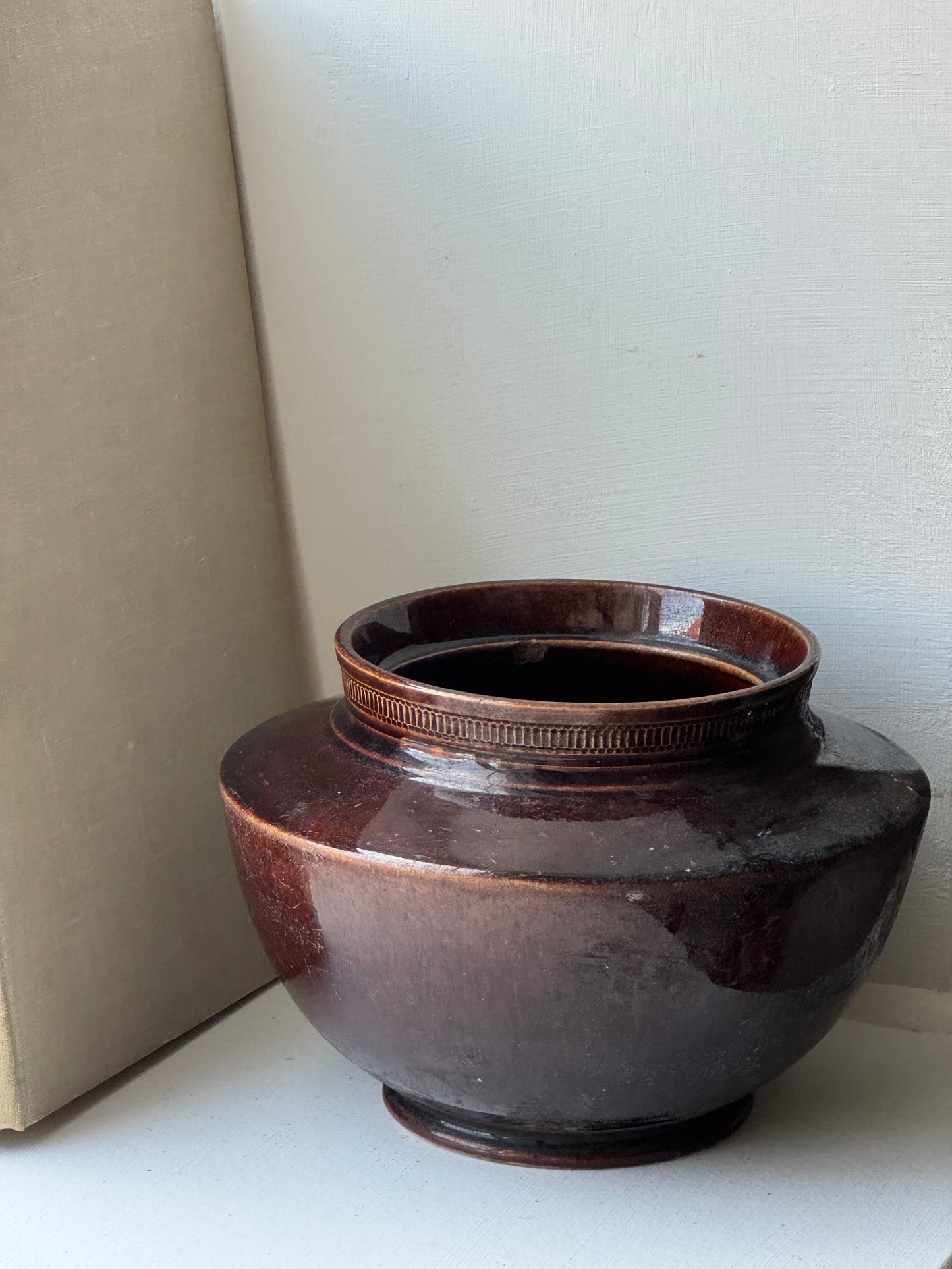 Deep Brown Vintage Tapered Pot