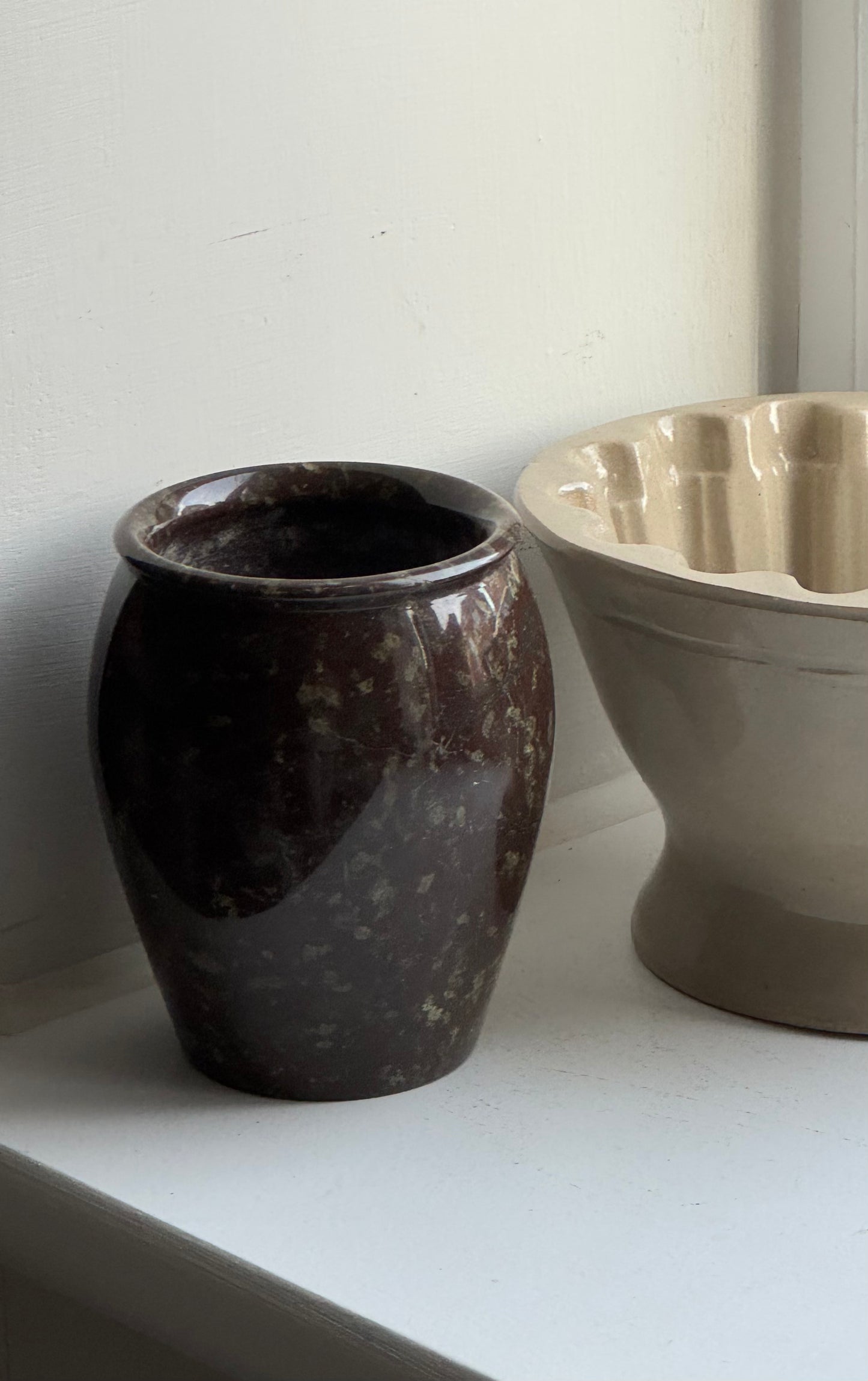Small Deep Brown Marble Pot