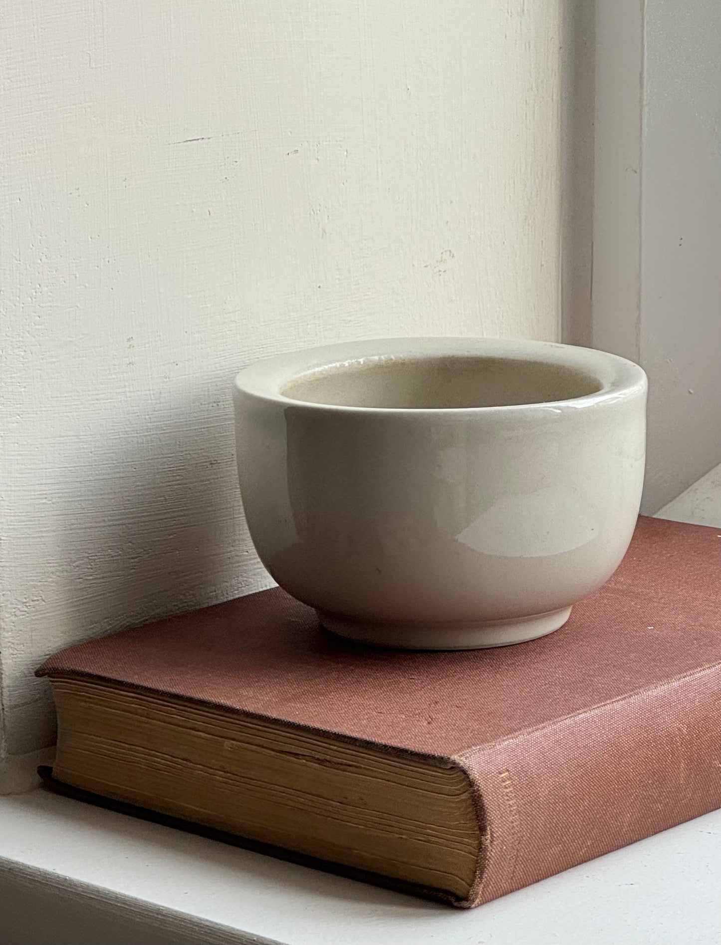 Small Glazed Rounded Pot/Mortar