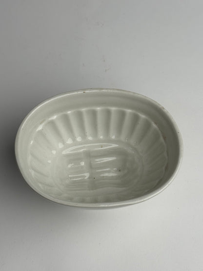 Vintage White Jelly Mould