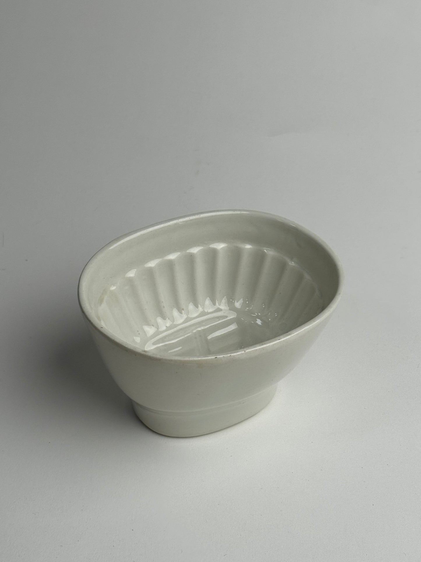 Vintage White Jelly Mould