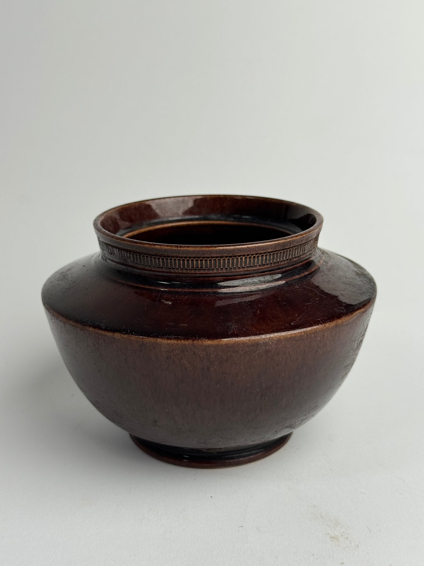 Deep Brown Vintage Tapered Pot