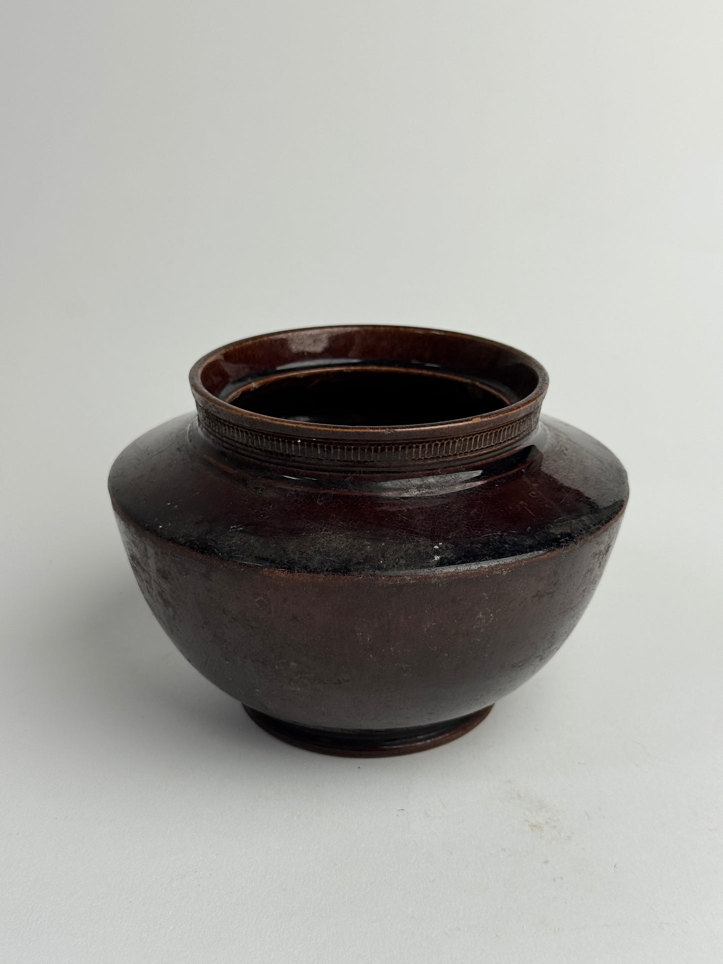 Deep Brown Vintage Tapered Pot
