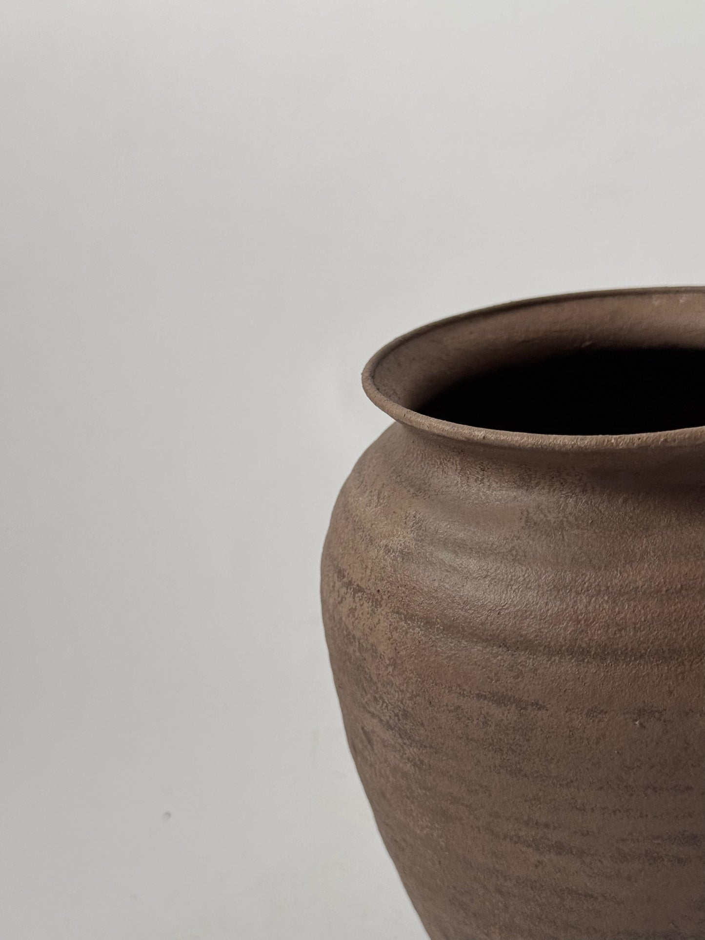 Up-Cycled | Warm Earthy Brown RIbbed Rounded Pot